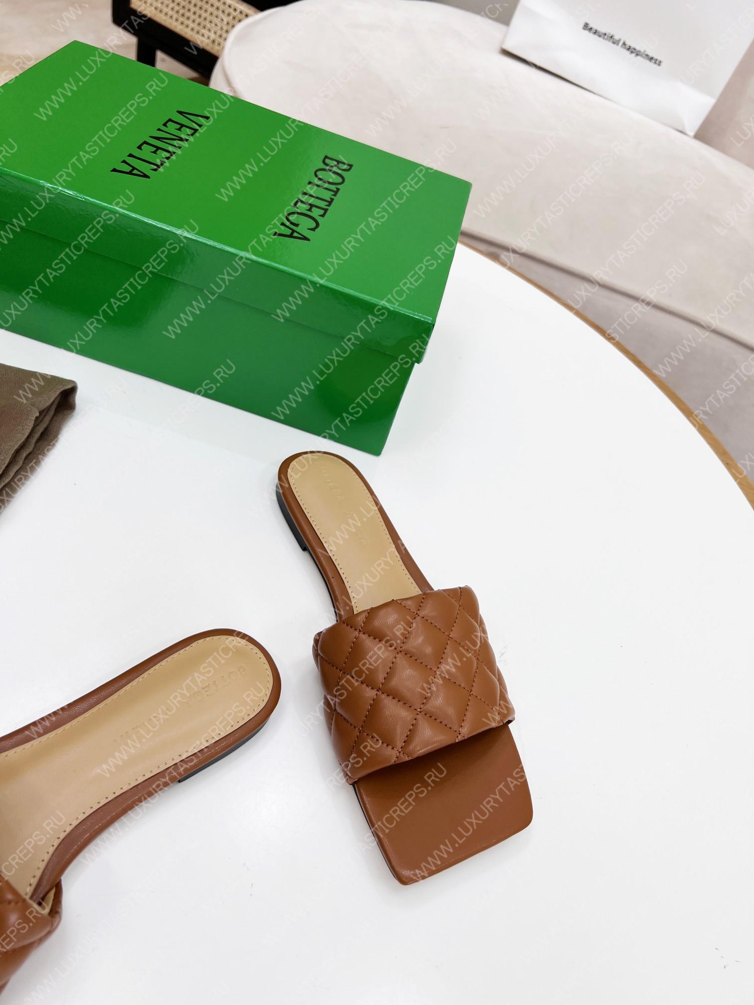 bo*te*ga Ve*ne*ta padded flat sandals brown 627710v