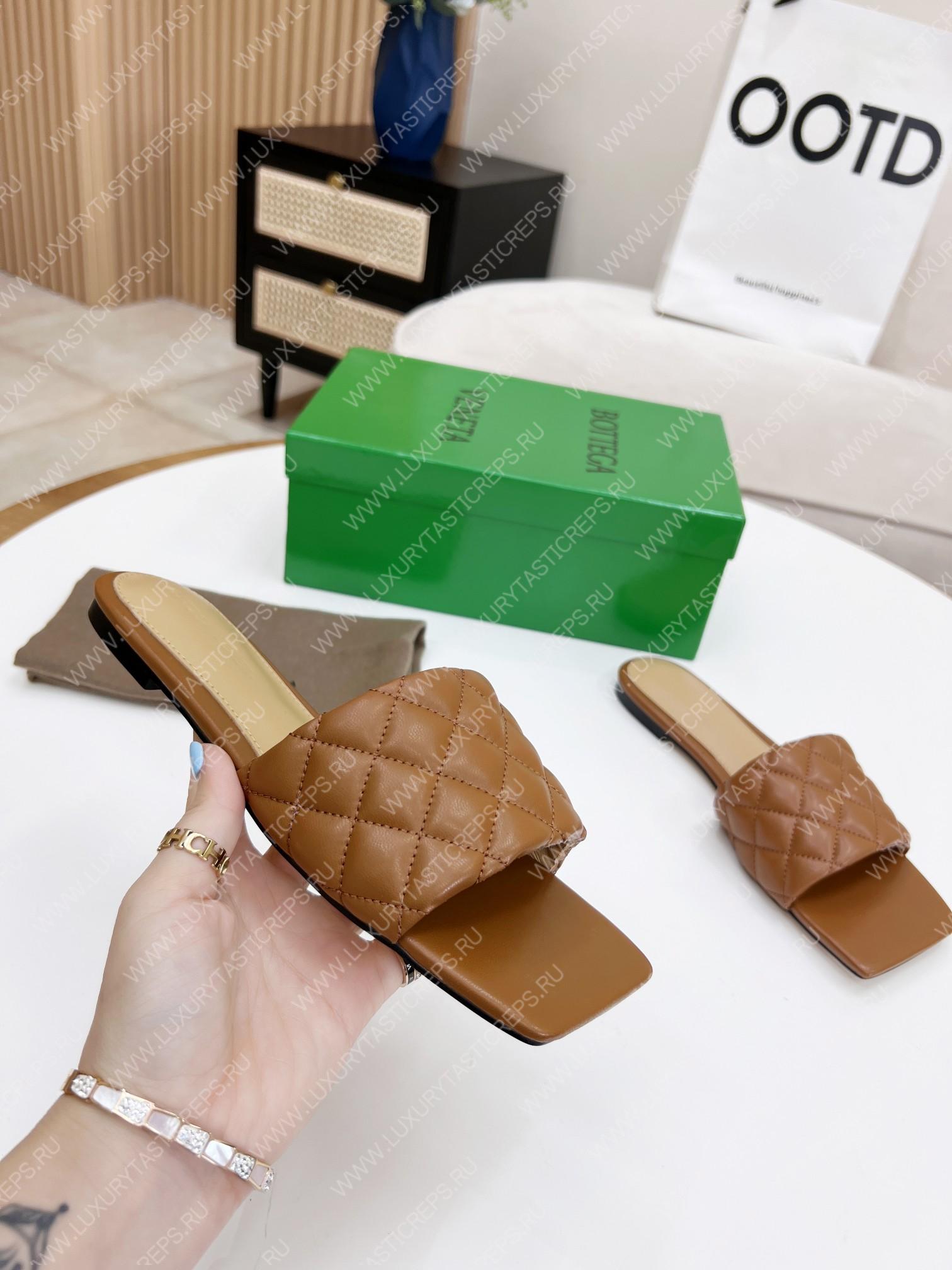 bo*te*ga Ve*ne*ta padded flat sandals brown 627710v