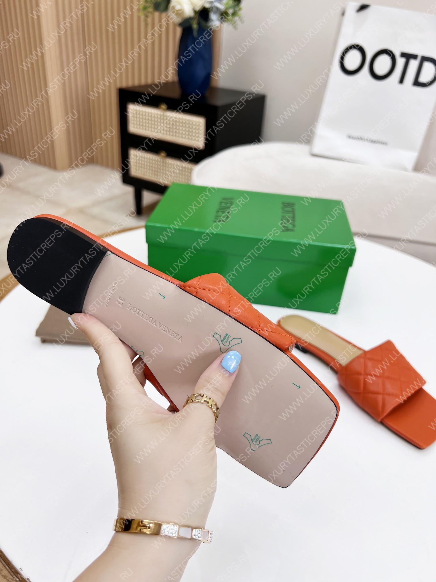 bo*te*ga Ve*ne*ta padded flat sandals orange 627710v