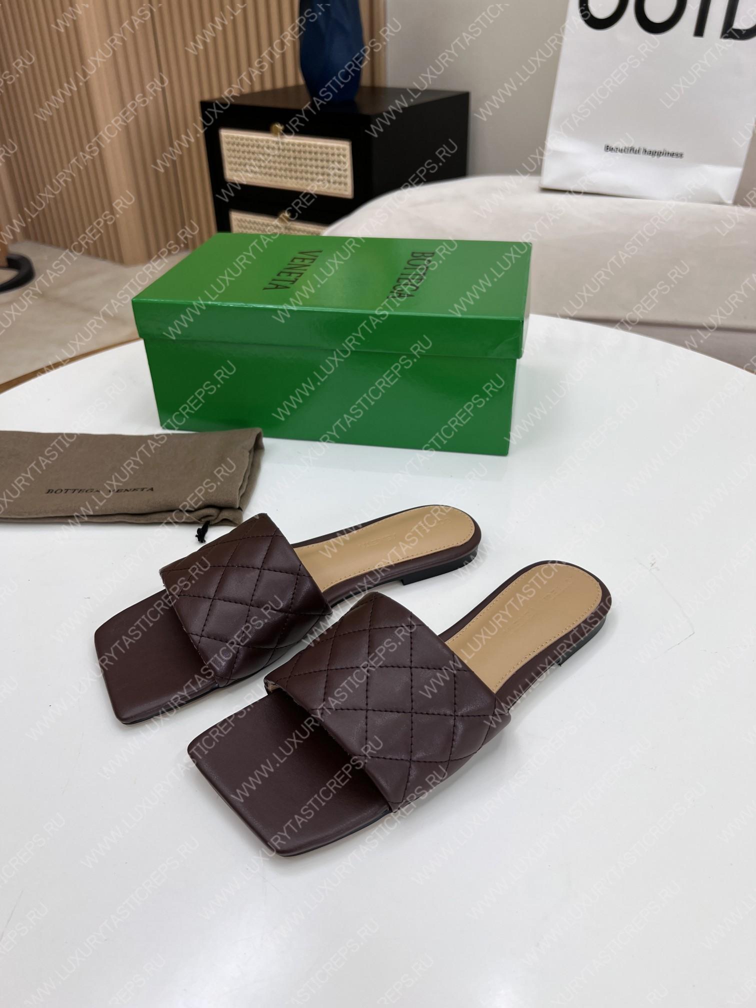 bo*te*ga Ve*ne*ta padded flat sandals burgundy 627710v
