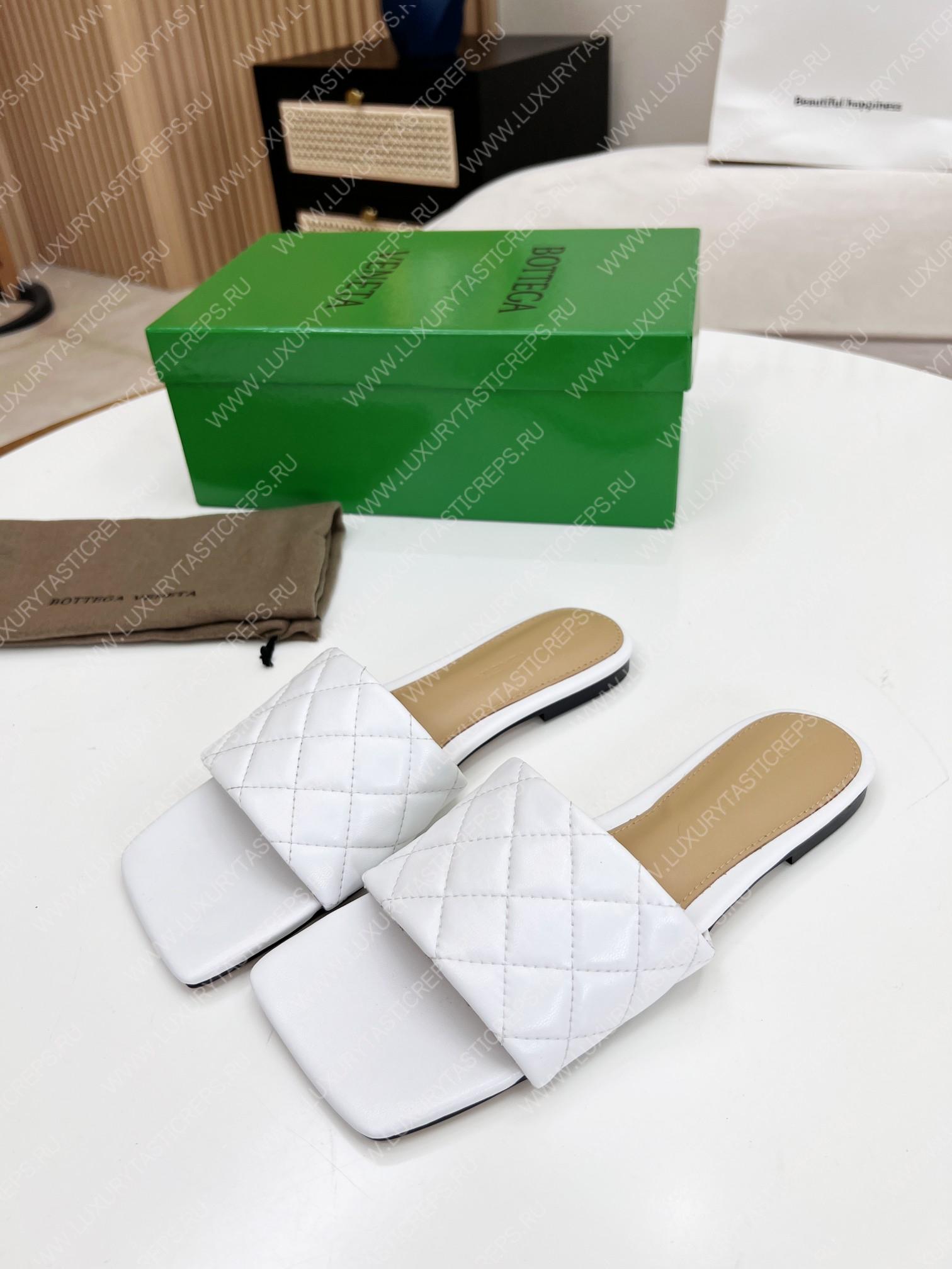 bo*te*ga Ve*ne*ta padded flat sandals white 627710v