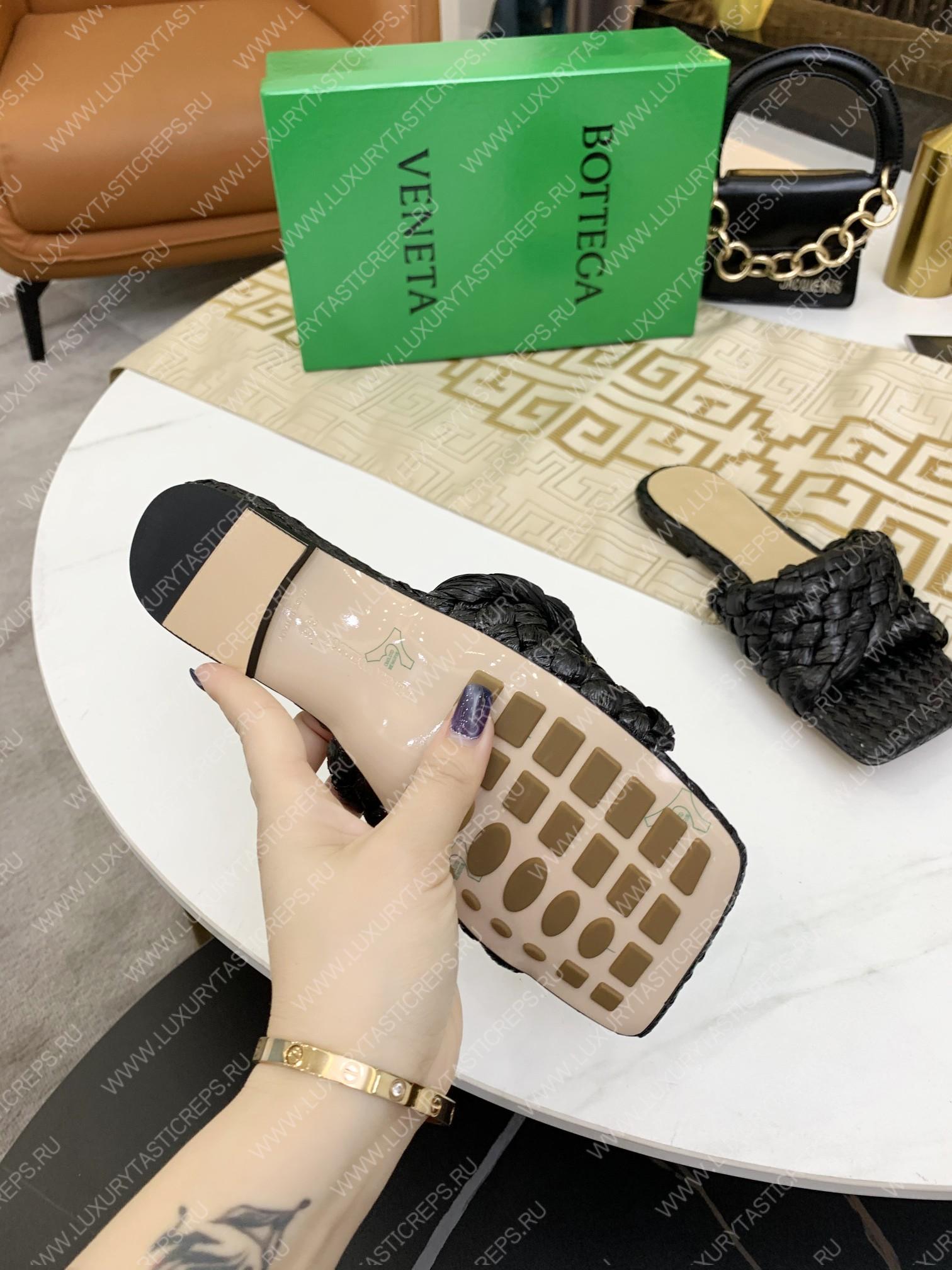 bo*te*ga Ve*ne*ta dot wave sandal black 708880v