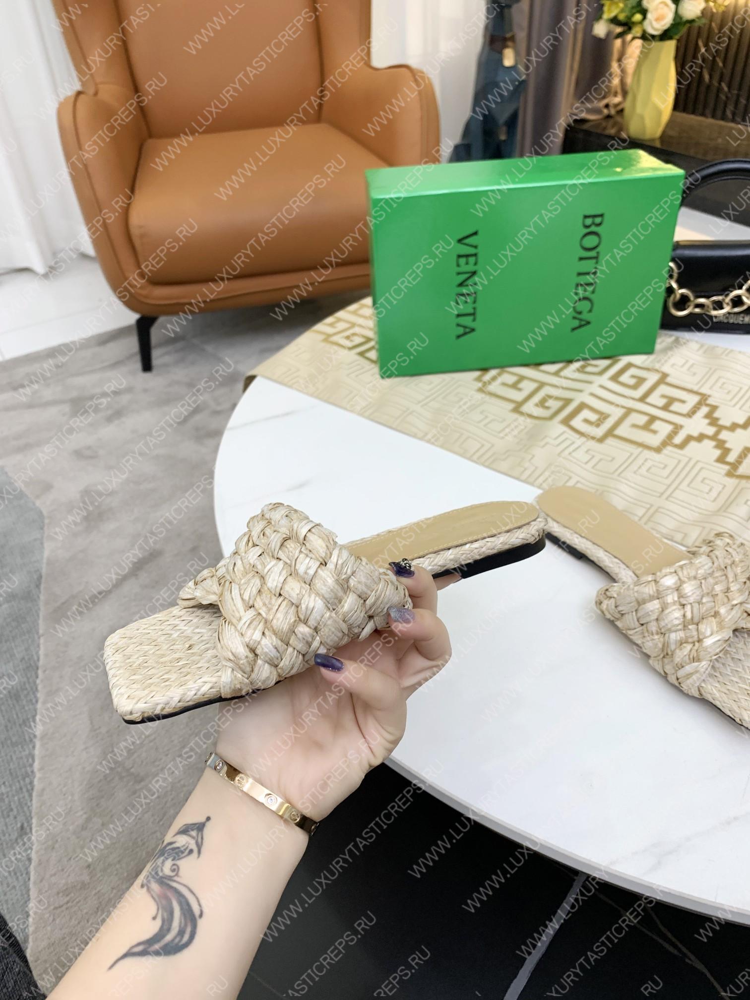 bo*te*ga Ve*ne*ta dot wave sandal beige 708880v