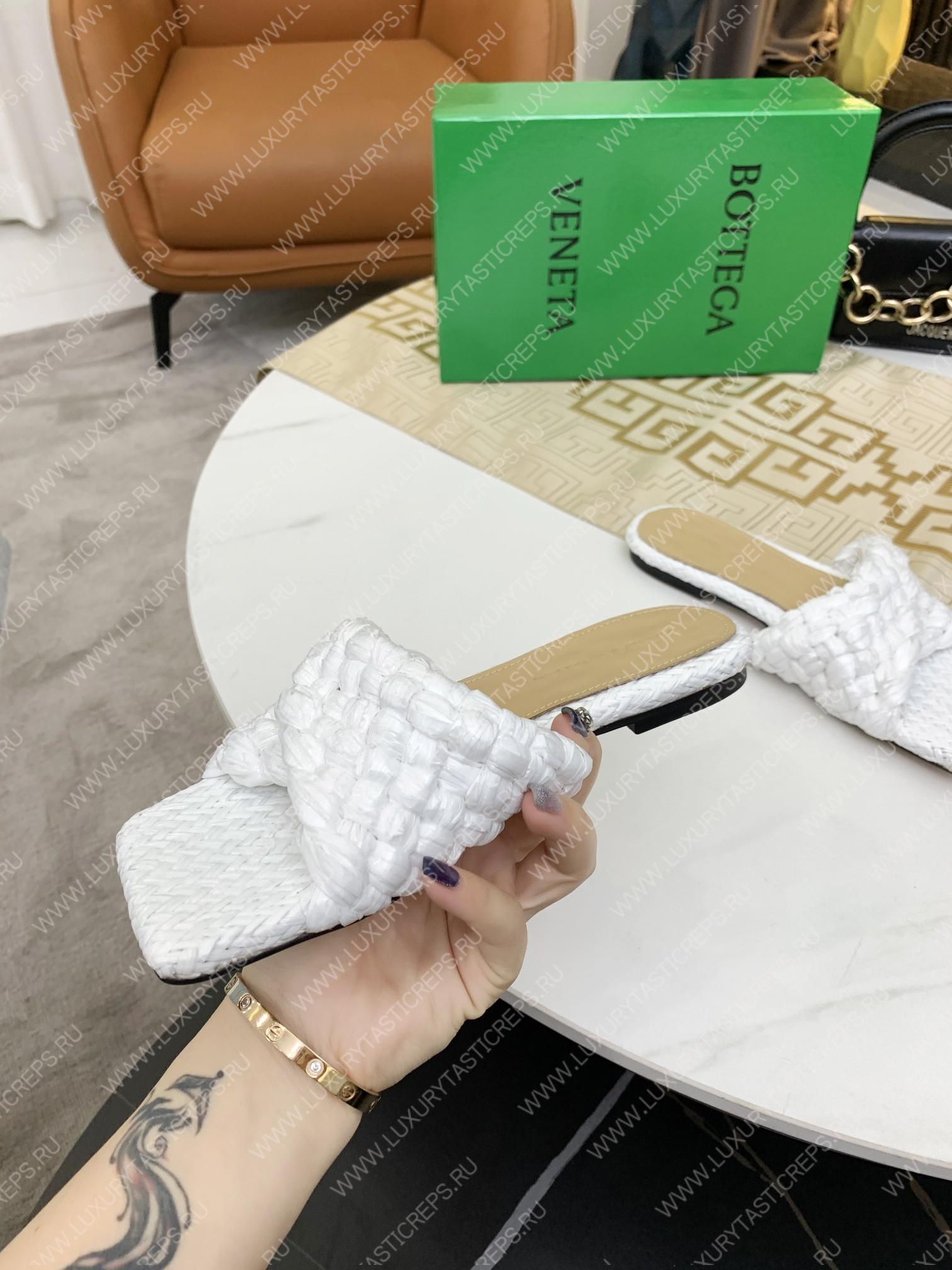 bo*te*ga Ve*ne*ta dot wave sandal white 708880v