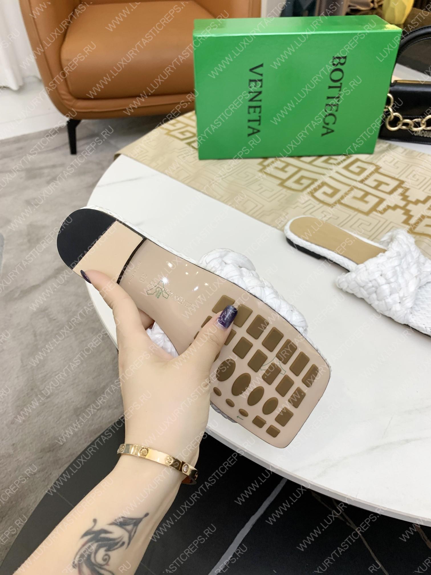 bo*te*ga Ve*ne*ta dot wave sandal white 708880v