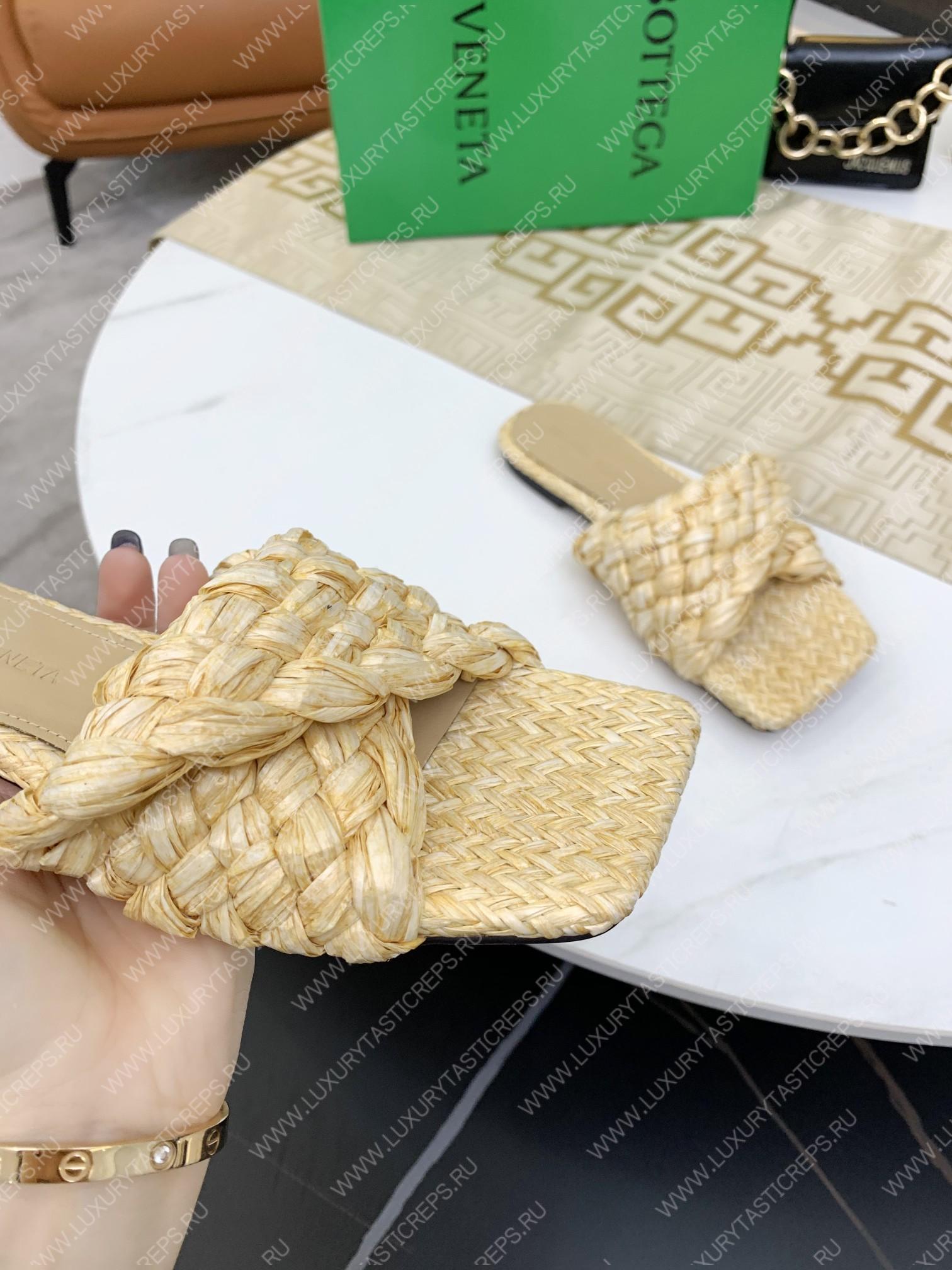 bo*te*ga Ve*ne*ta dot wave sandal cane sugar 708880v