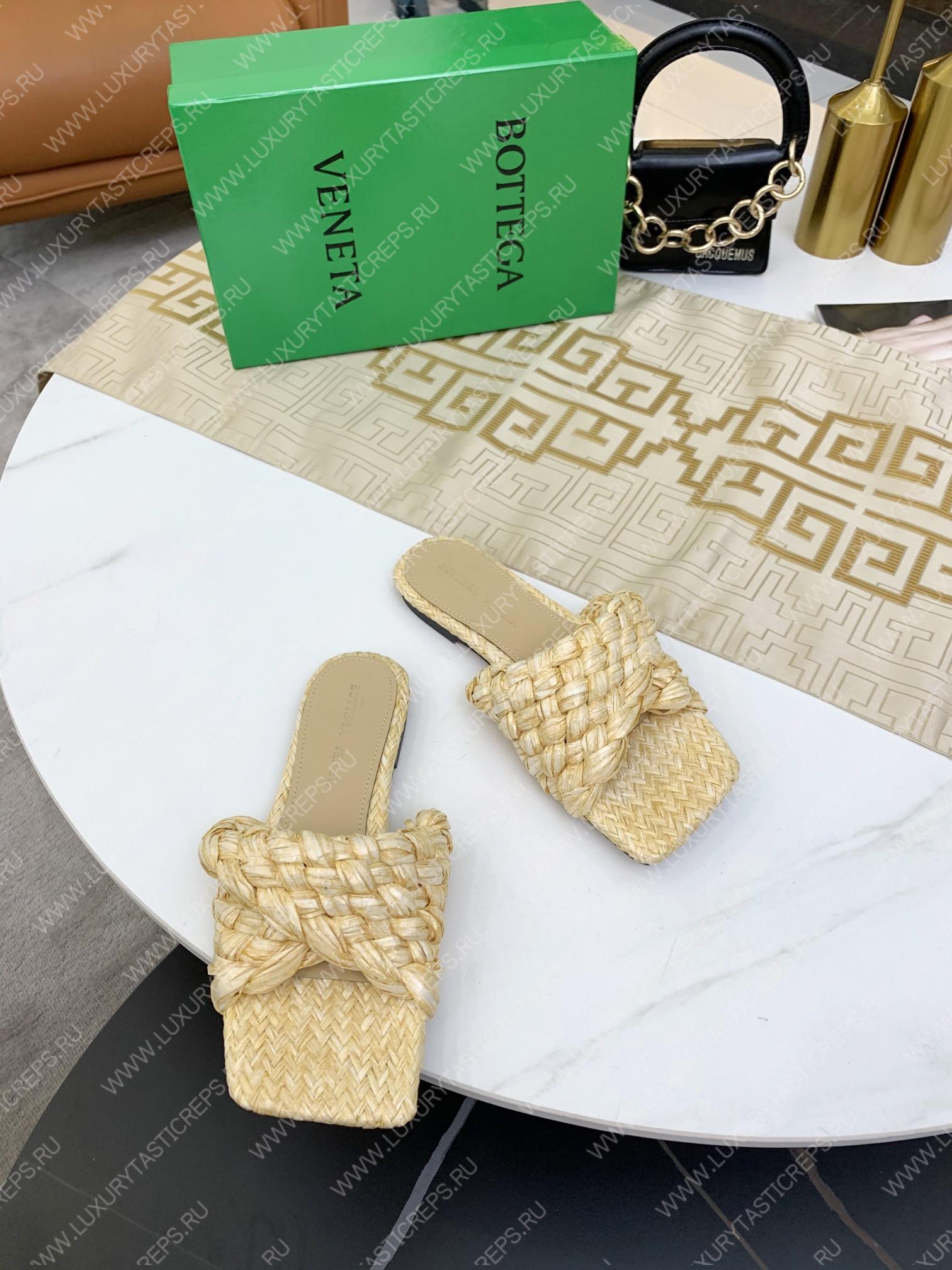 bo*te*ga Ve*ne*ta dot wave sandal cane sugar 708880v