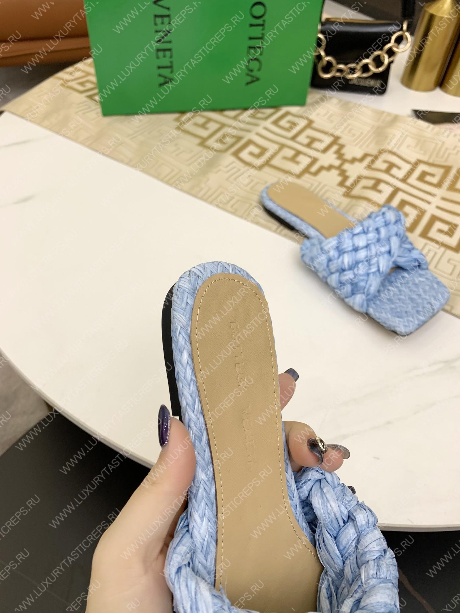 bo*te*ga Ve*ne*ta dot wave sandal blue 708880v