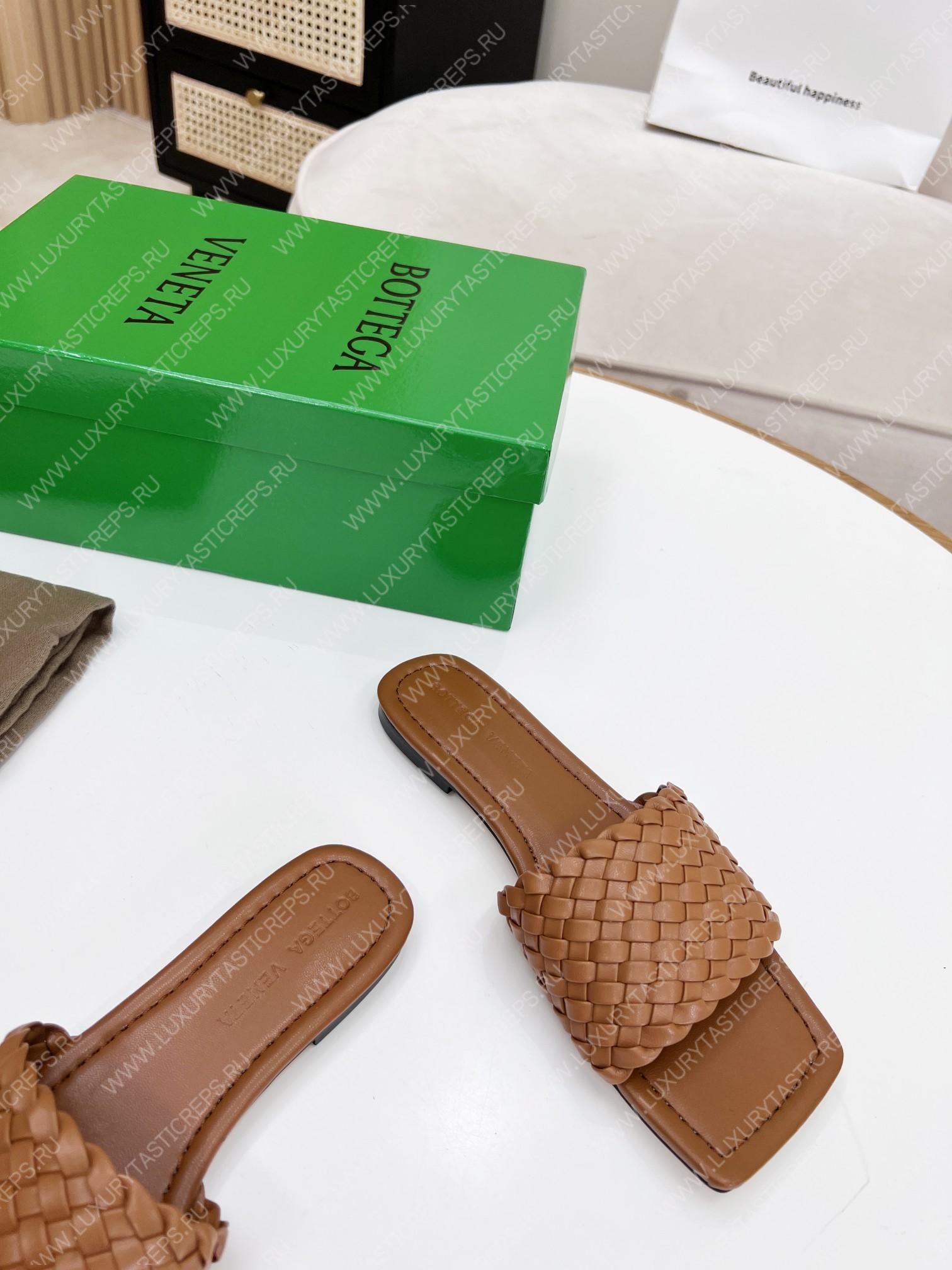 bo*te*ga Ve*ne*ta dot wave flat sandals brown 708880v