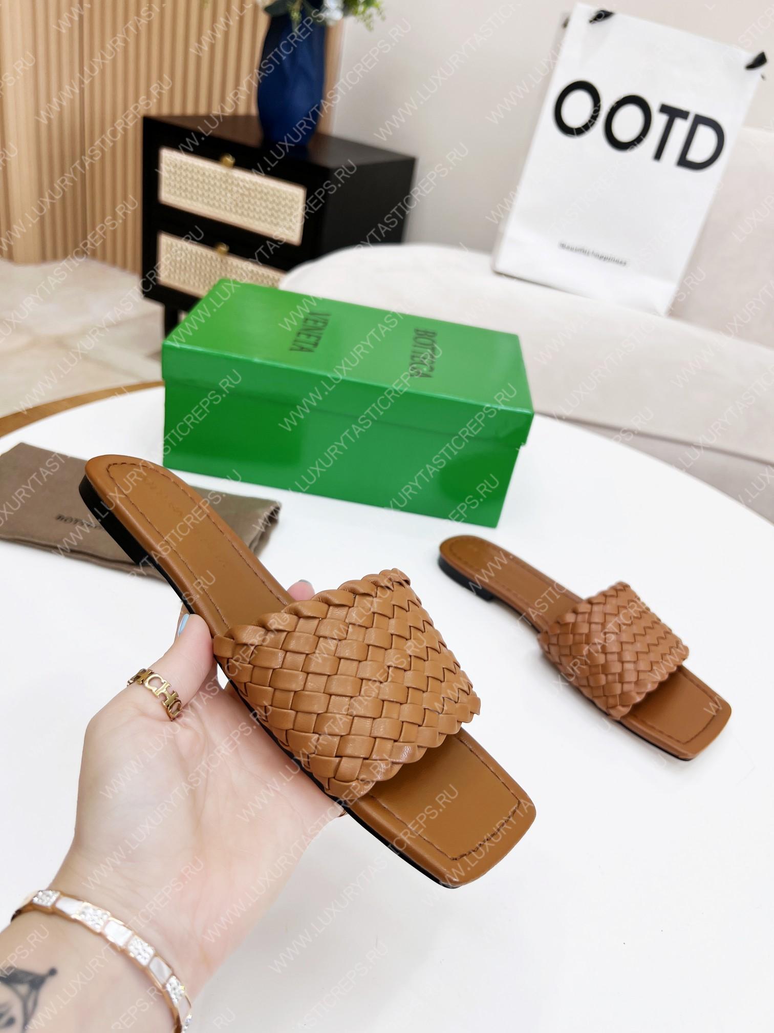 bo*te*ga Ve*ne*ta dot wave flat sandals brown 708880v