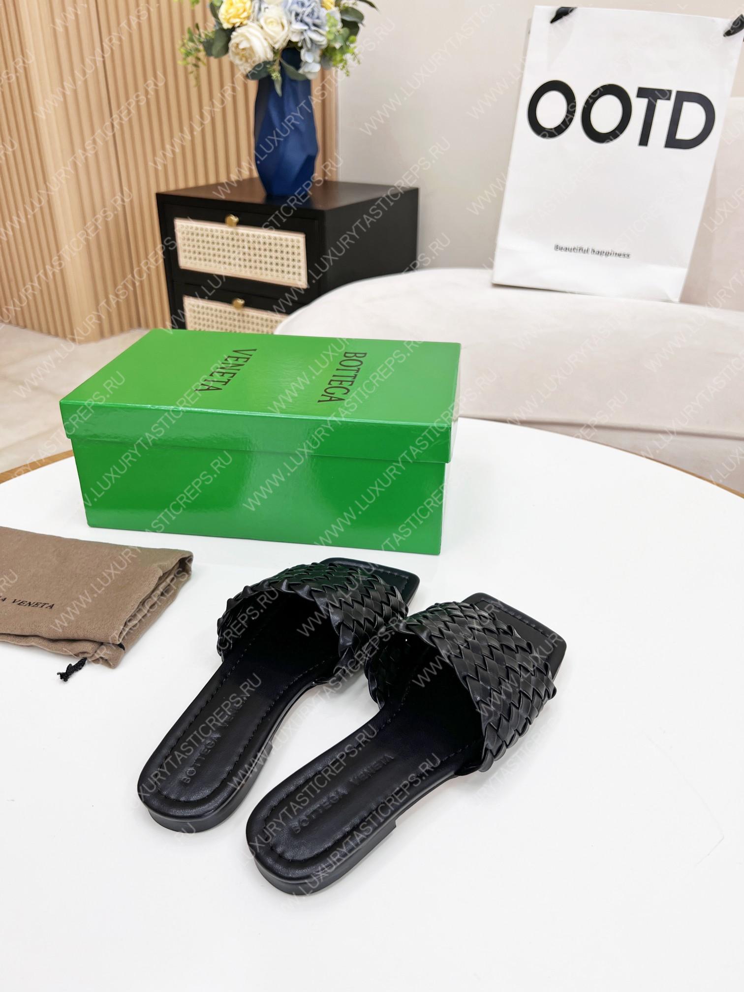 bo*te*ga Ve*ne*ta dot wave flat sandals black 708880v