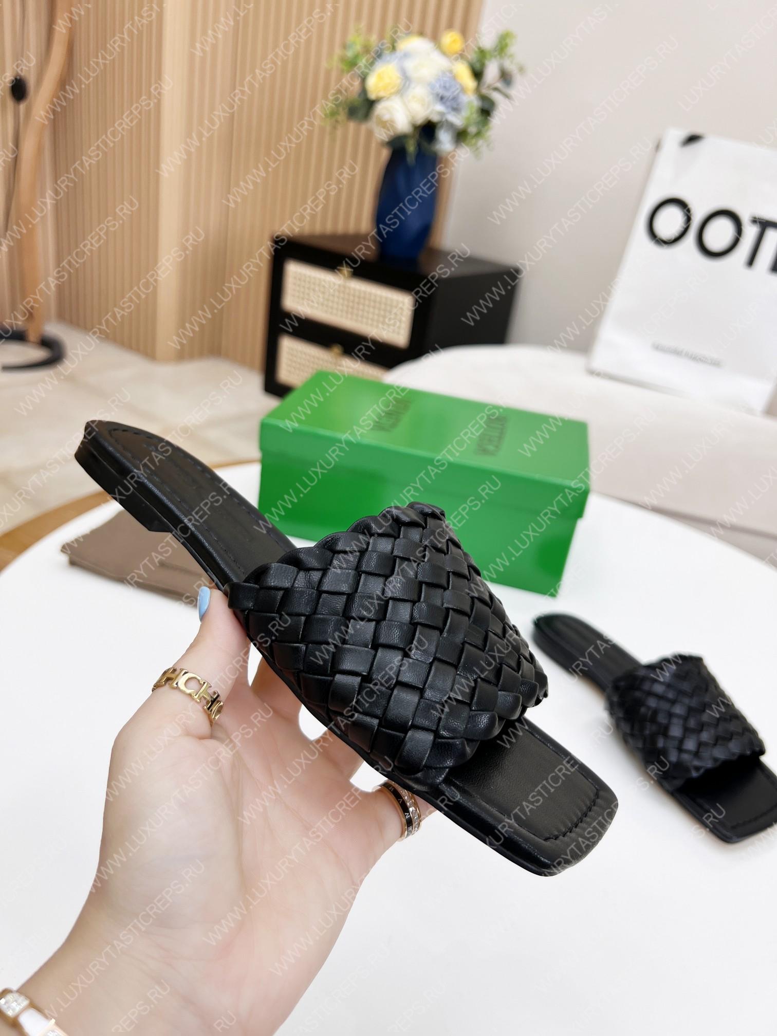 bo*te*ga Ve*ne*ta dot wave flat sandals black 708880v