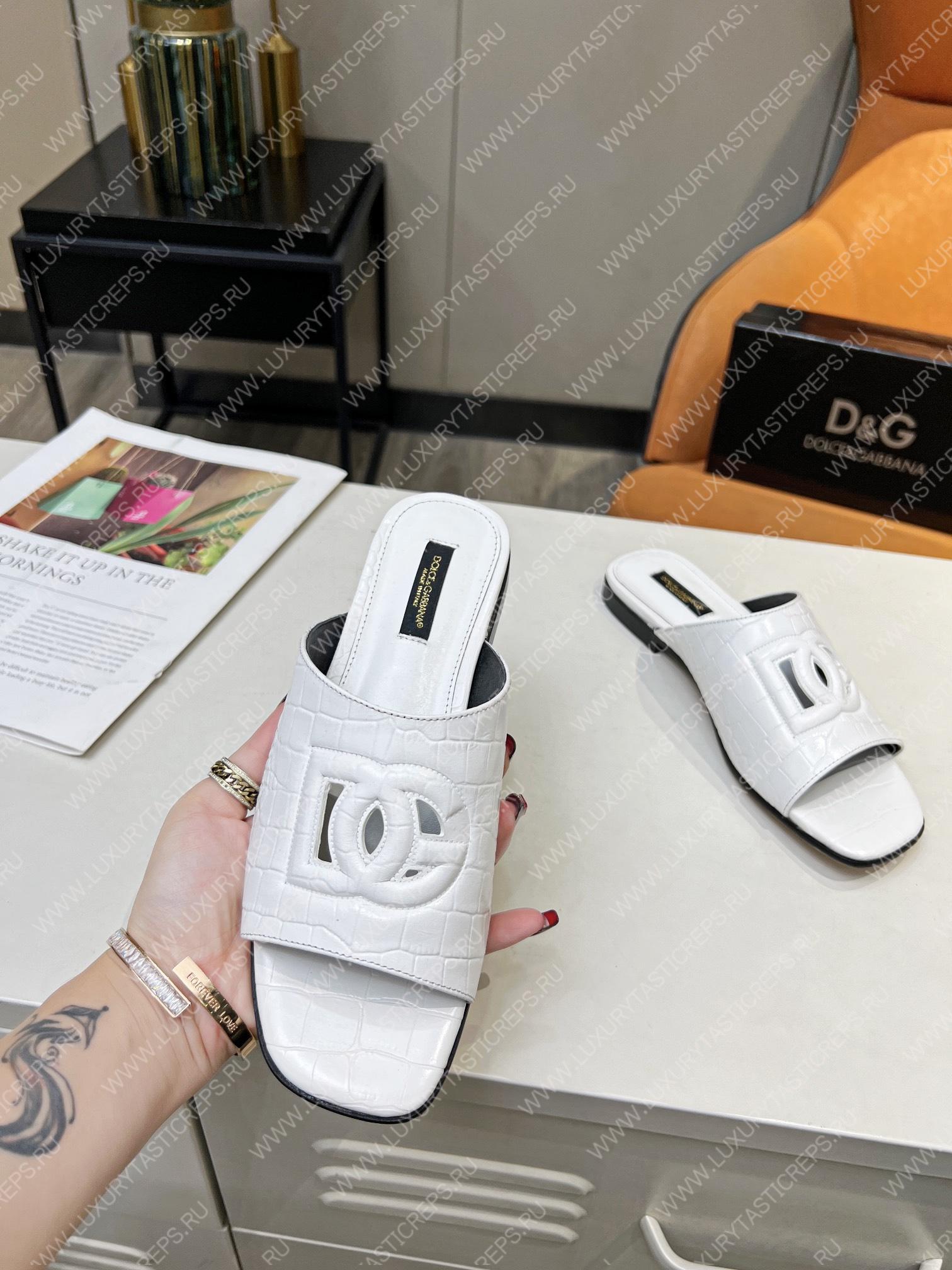 DOLCE AND GABANA EMBOSSED LOGOOPEN TOE SANDALS WHITE A80272AC606