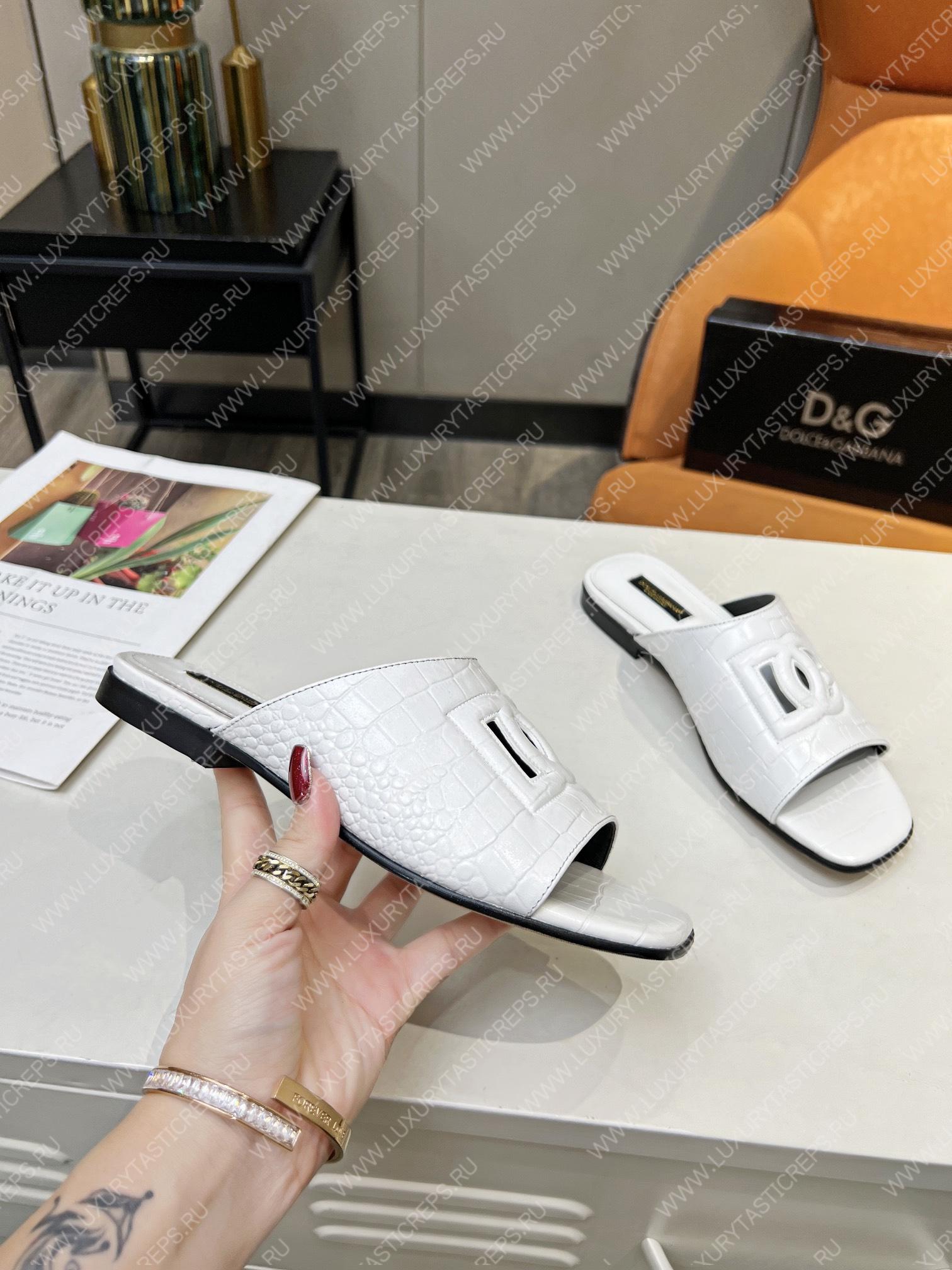 DOLCE AND GABANA EMBOSSED LOGOOPEN TOE SANDALS WHITE A80272AC606