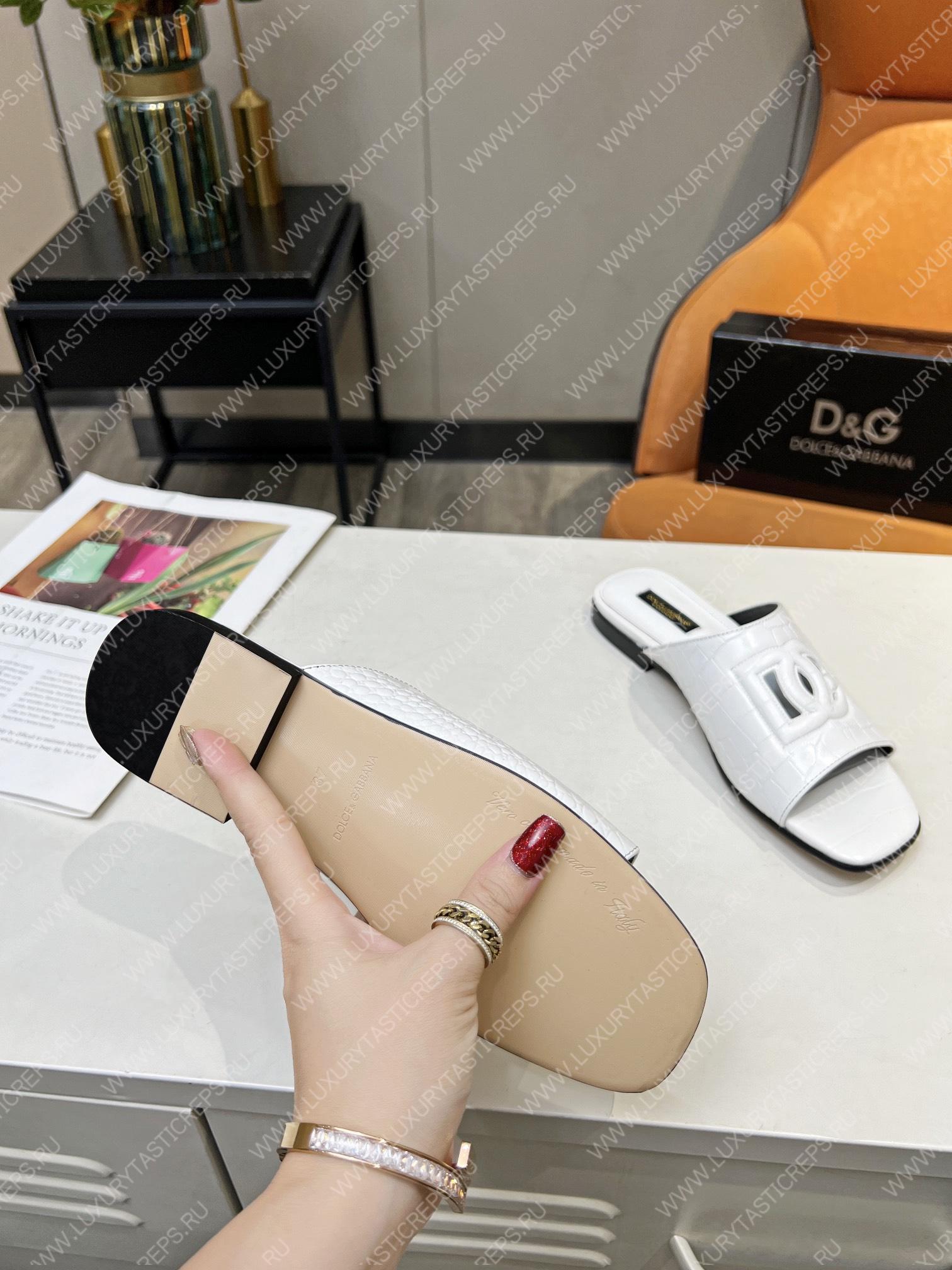 DOLCE AND GABANA EMBOSSED LOGOOPEN TOE SANDALS WHITE A80272AC606