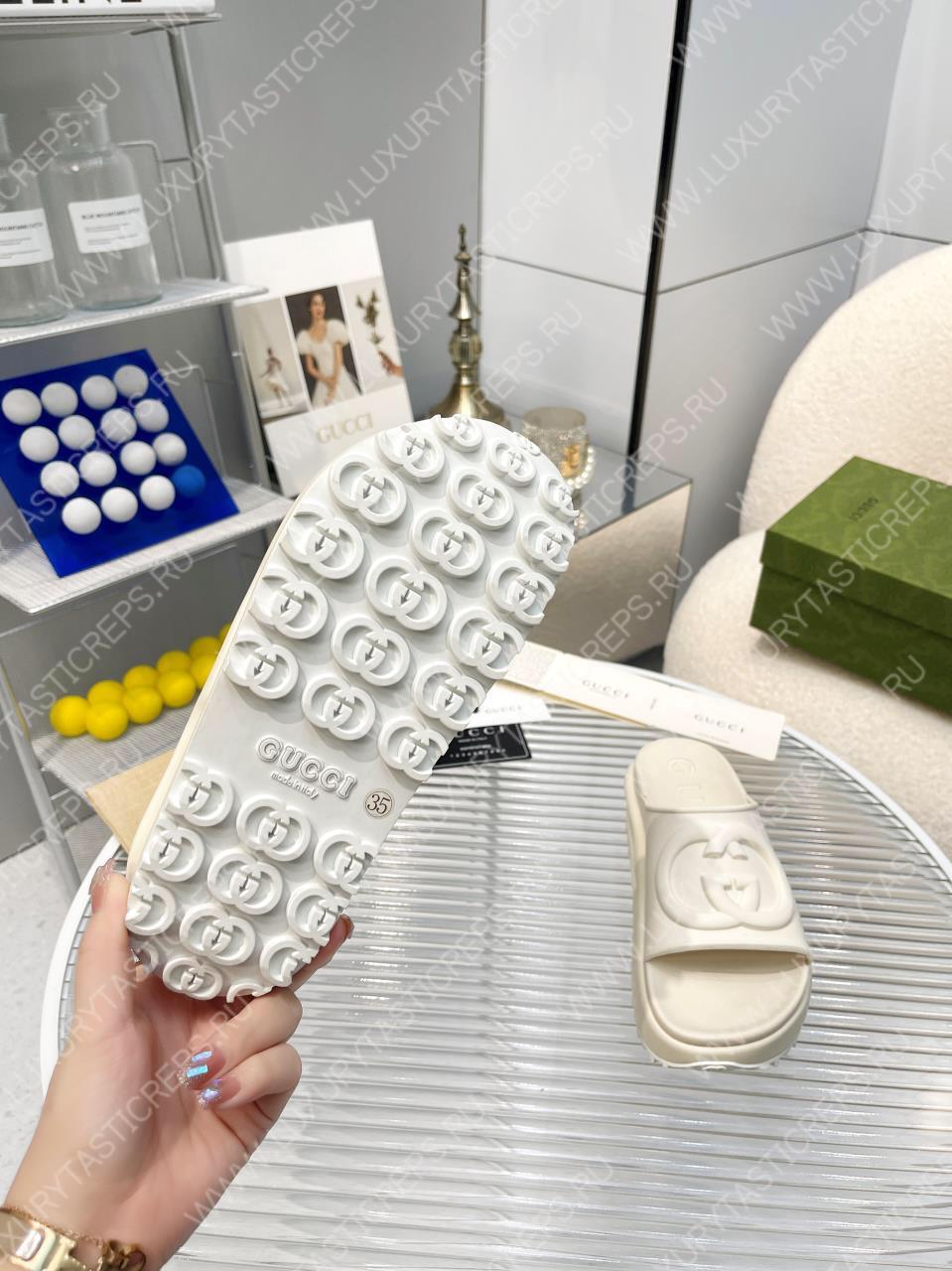 G*u*i slide sandal off-white 692845