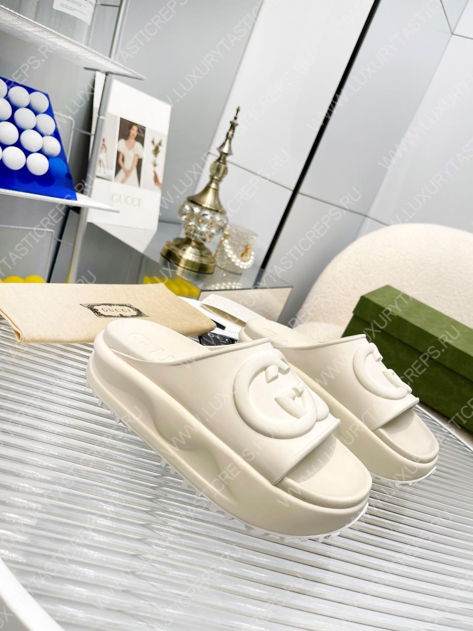 G*u*i slide sandal off-white 692845