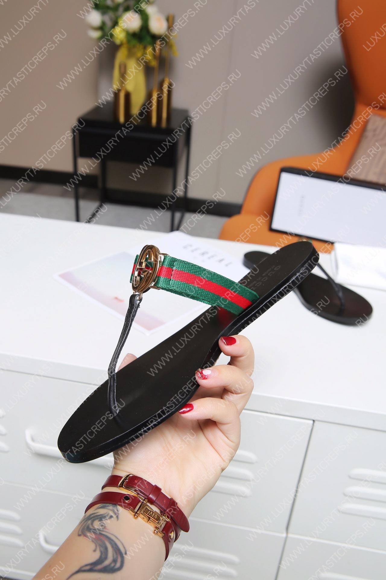 G*u*i black web stripe flip-flops green and red 630307