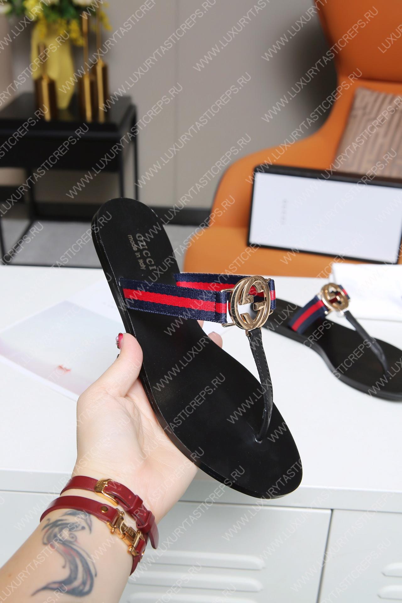 G*u*i black web stripe flip-flops blue and red 630307