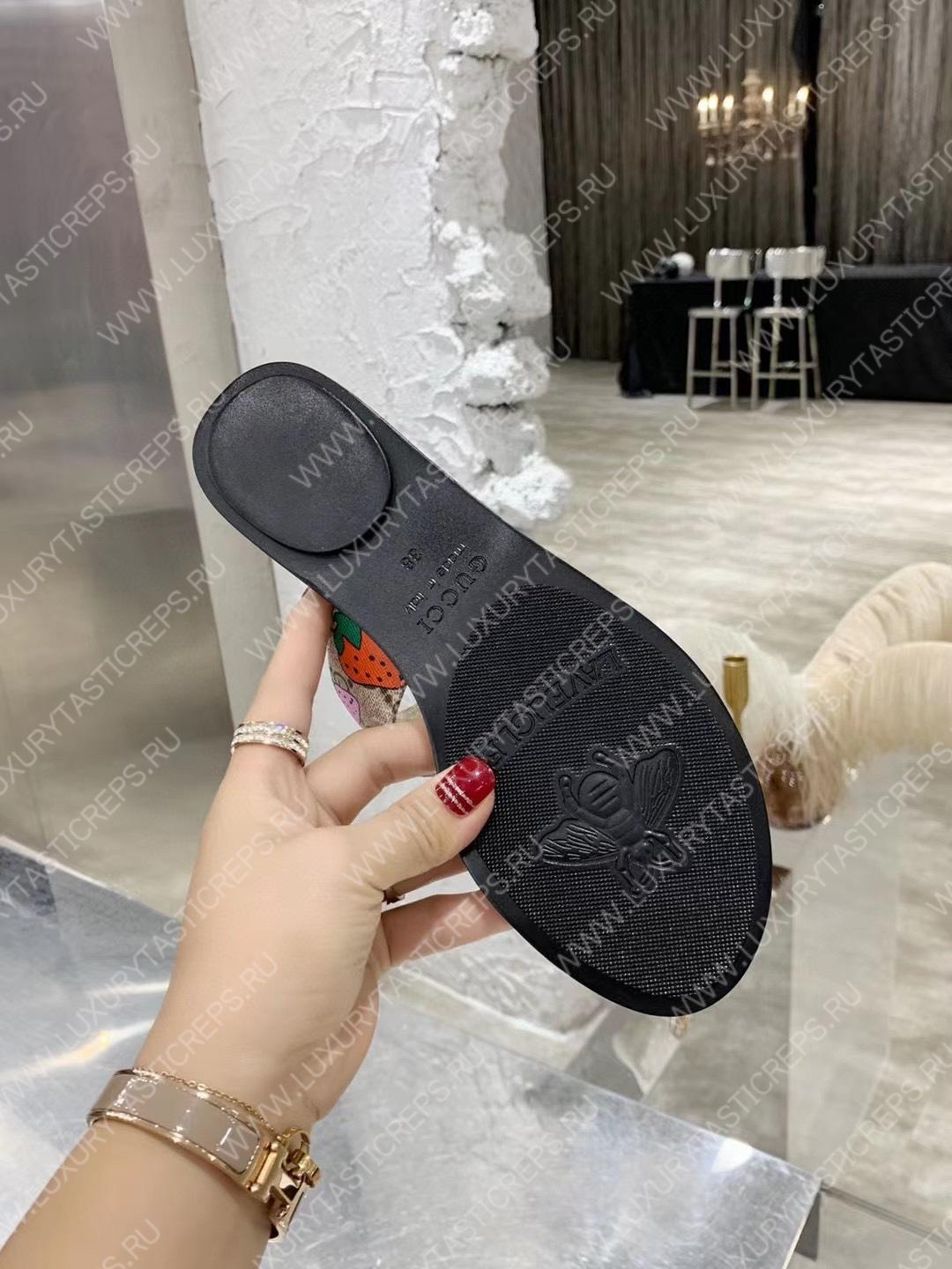 G*u*i leather thong sandal with double g multicolour 497444