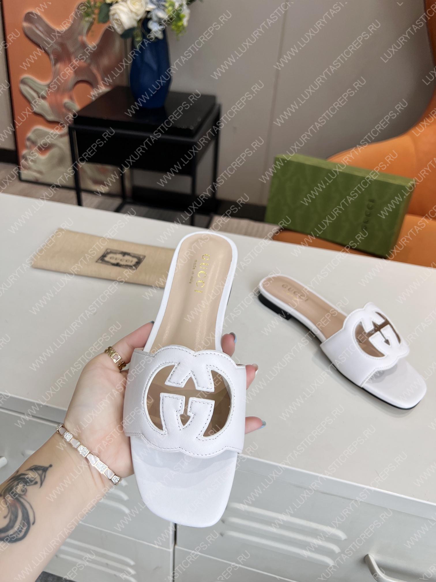 G*u*i interlocking g cut-out slide sandal white 694450