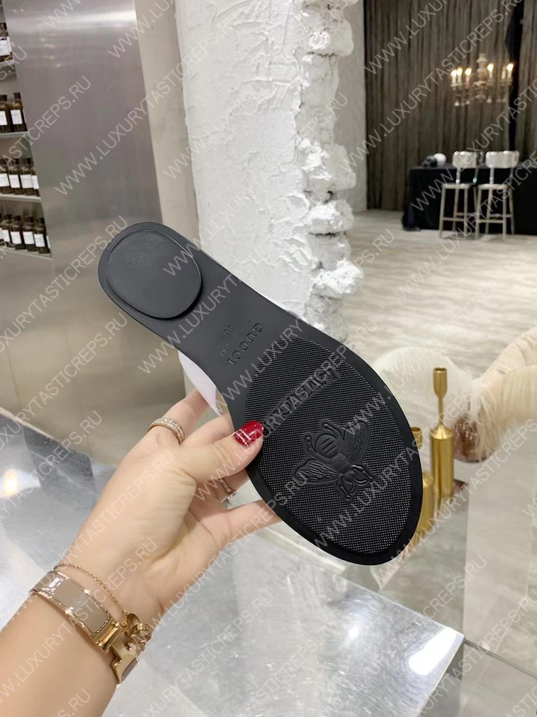 G*u*i leather thong sandal with double g white 497444