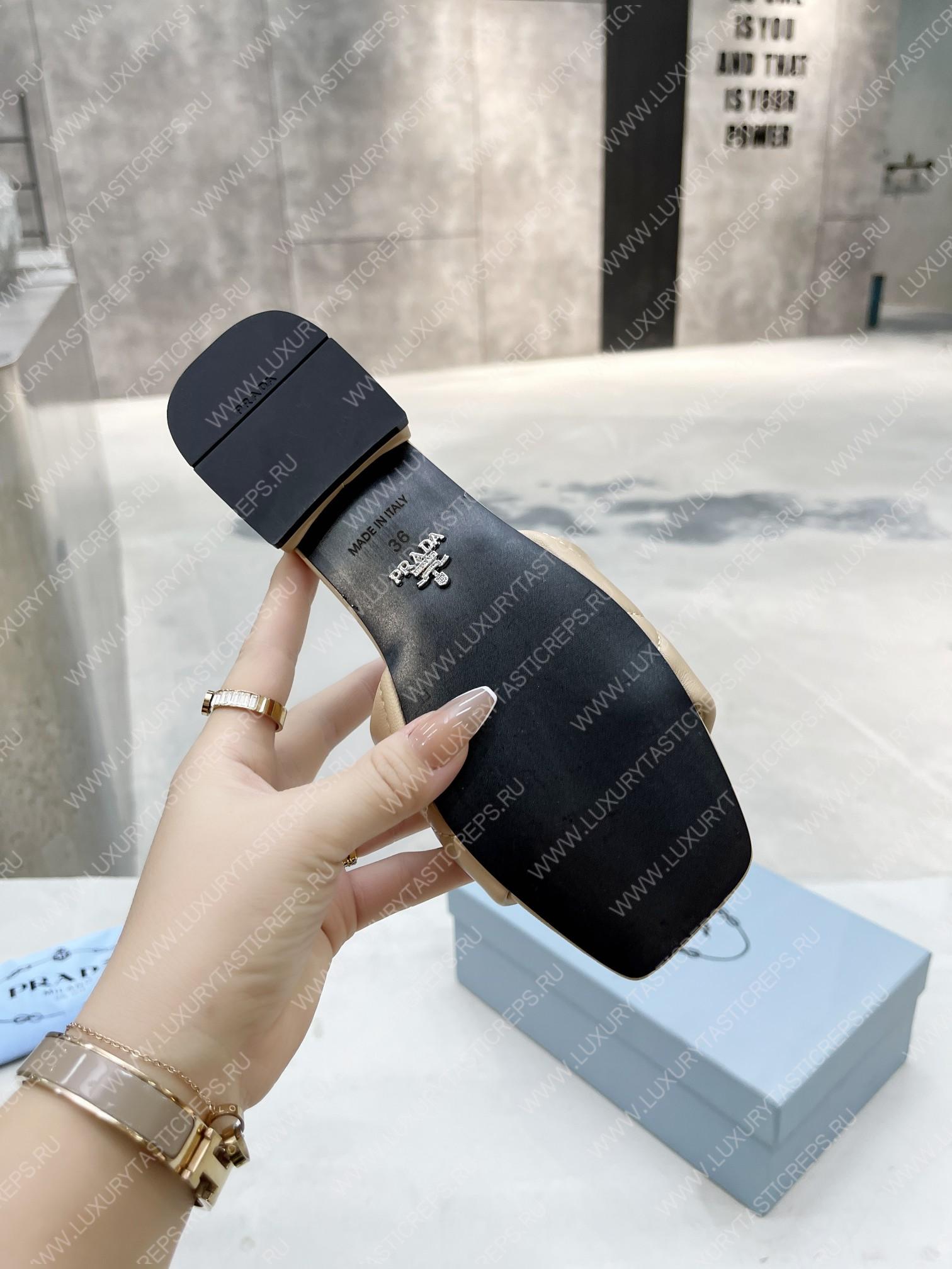 Pra*a quilted nappa leather sabots desert beige 1xx583