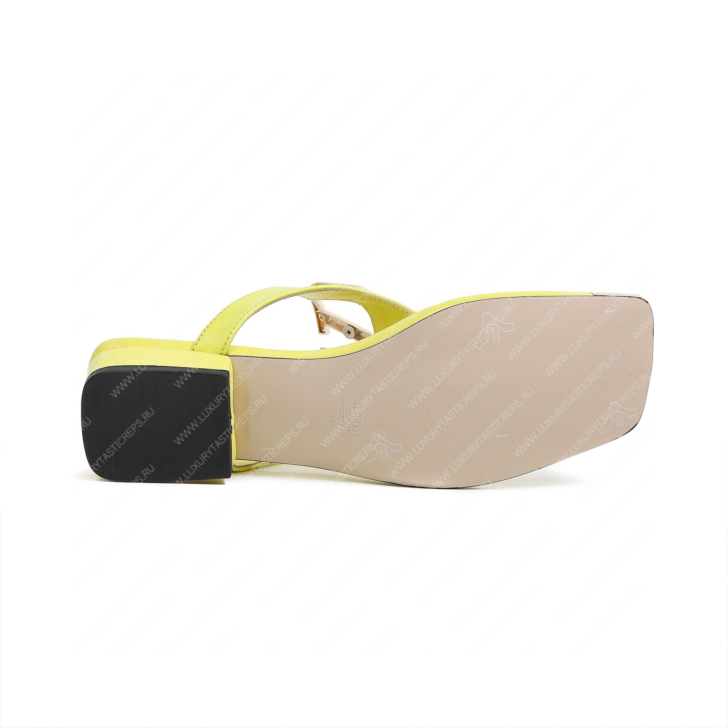VALENTINO VLOGO SIGNATURE FLAT SANDAL YELLOW WS0M21HWS_0CR