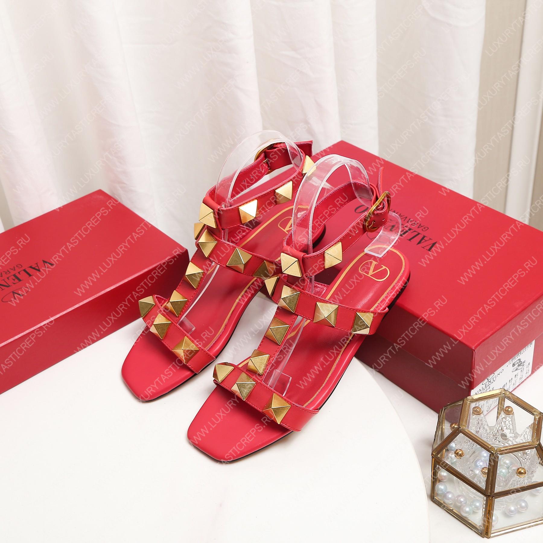 VALENTINO ROMAN STUD FLAT CALFSKIN SANDAL ROSSO VALENTINO WW2S0BU8ZWM