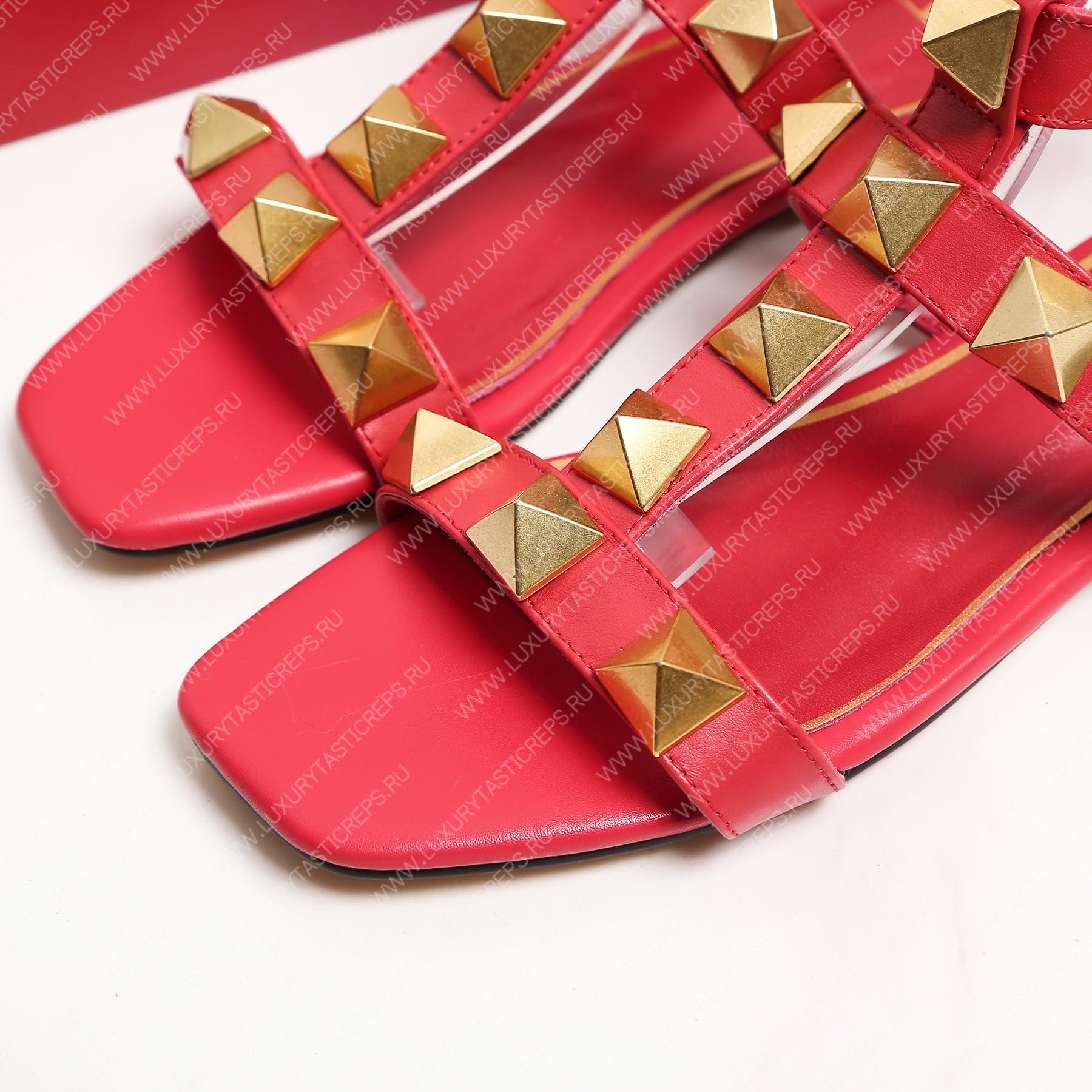 VALENTINO ROMAN STUD FLAT CALFSKIN SANDAL ROSSO VALENTINO WW2S0BU8ZWM