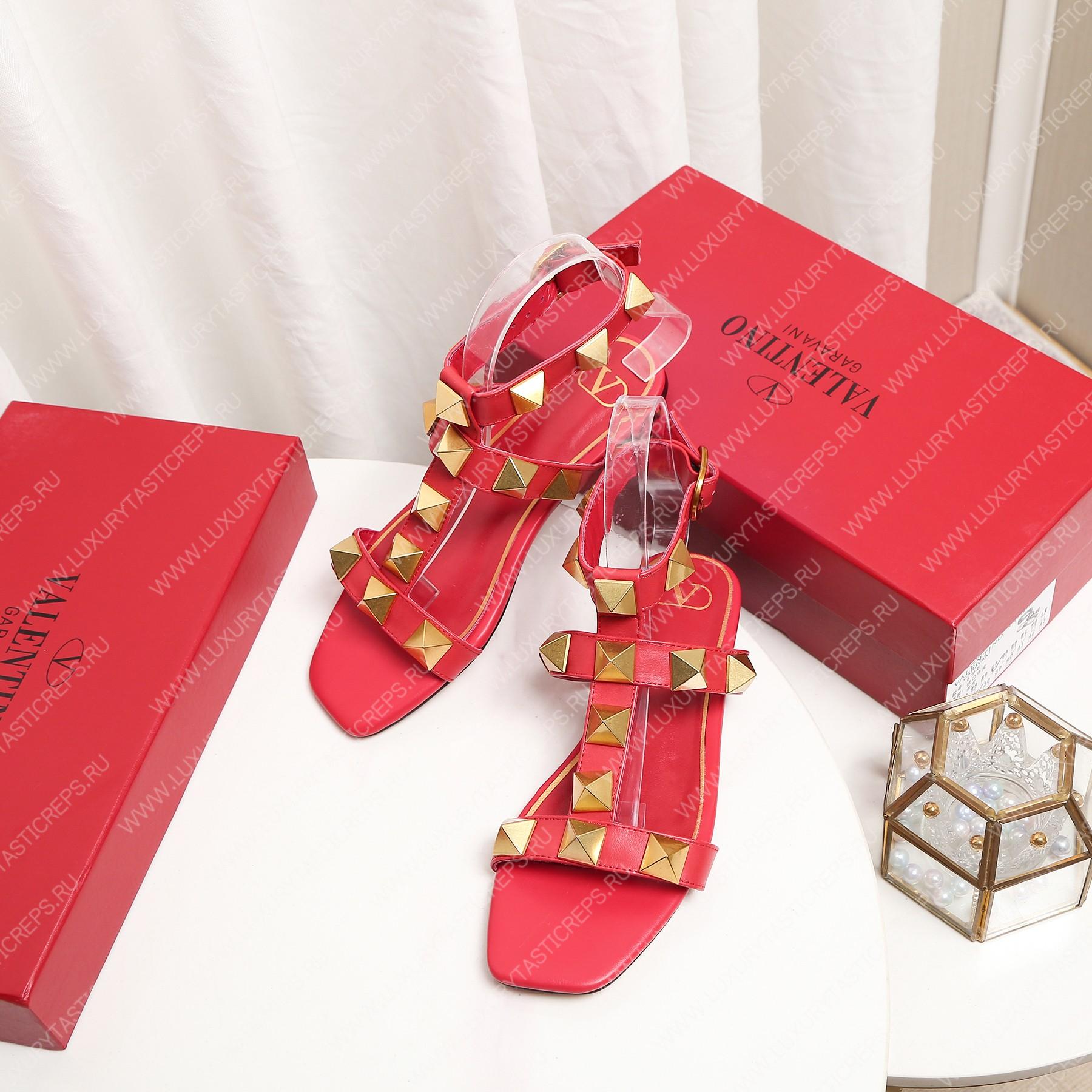 VALENTINO ROMAN STUD FLAT CALFSKIN SANDAL ROSSO VALENTINO WW2S0BU8ZWM