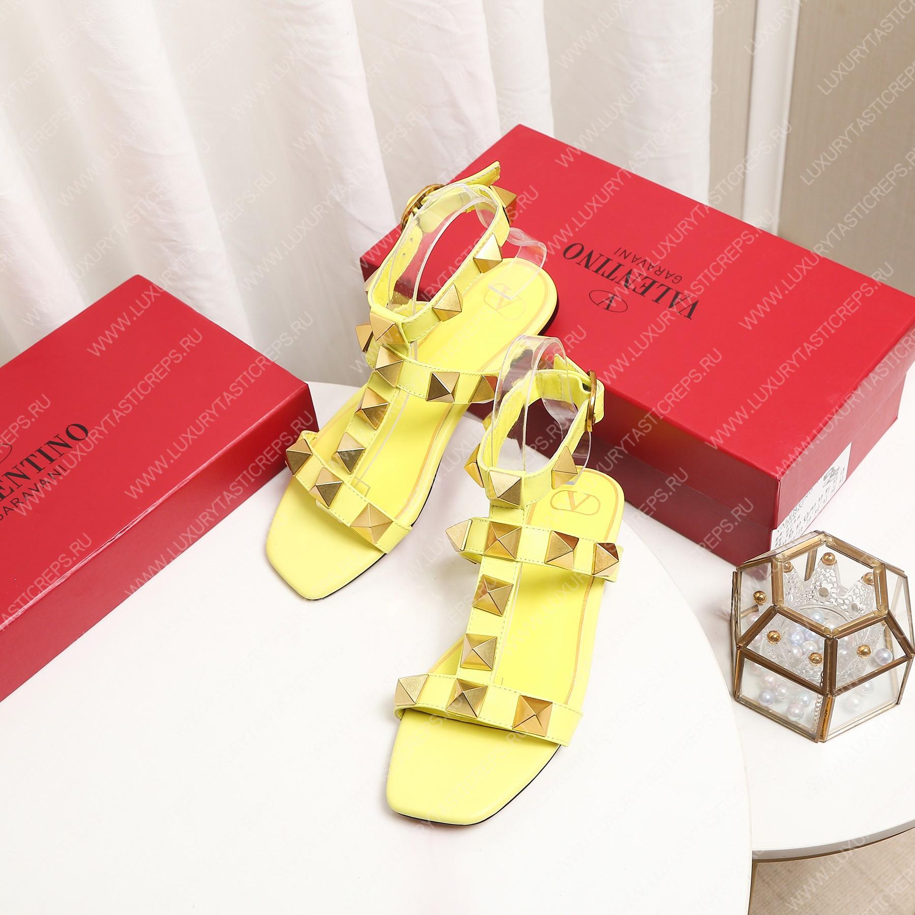 VALENTINO ROMAN STUD FLAT CALFSKIN SANDAL YELLOW 1W2S0BU8ZWM