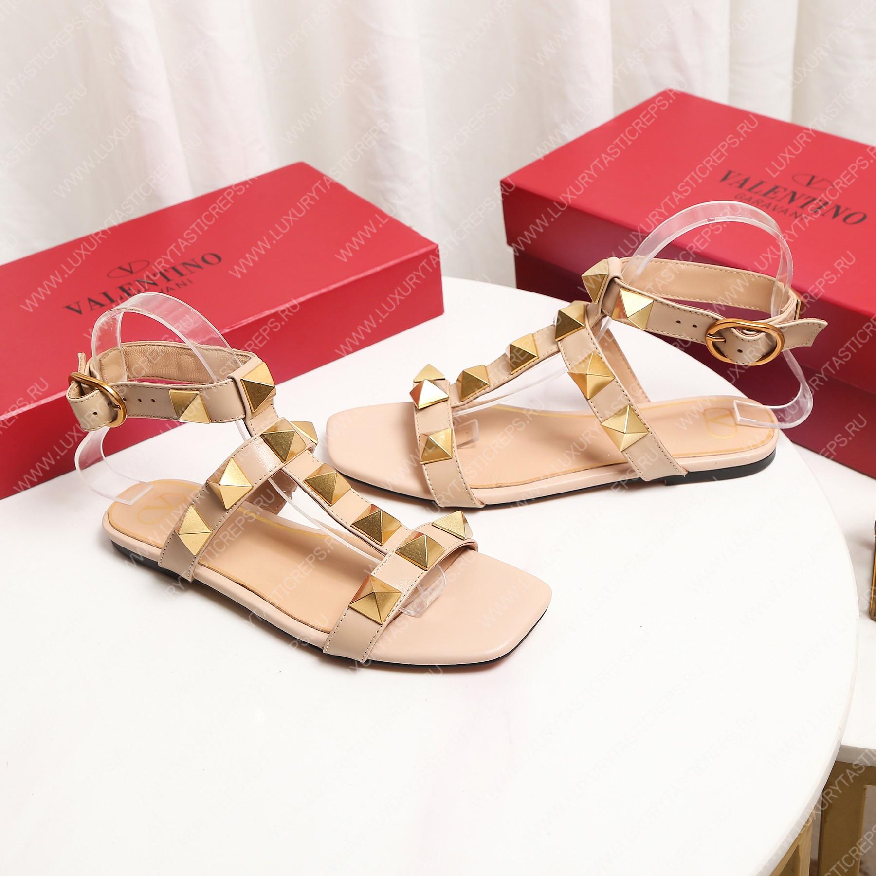 VALENTINO ROMAN STUD FLAT CALFSKIN SANDAL BEIGE 1W2S0BU8ZWM