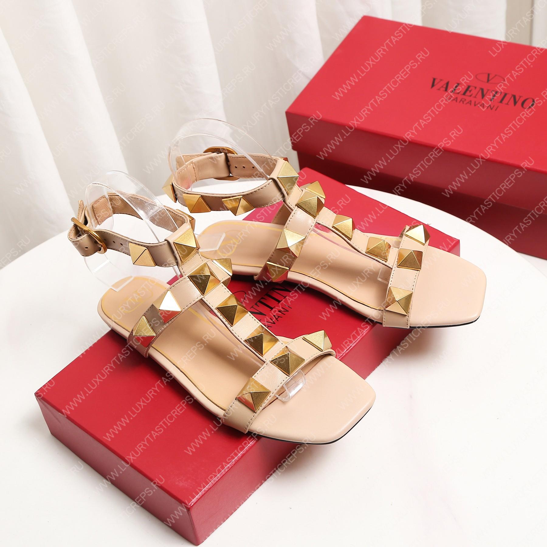 VALENTINO ROMAN STUD FLAT CALFSKIN SANDAL BEIGE 1W2S0BU8ZWM