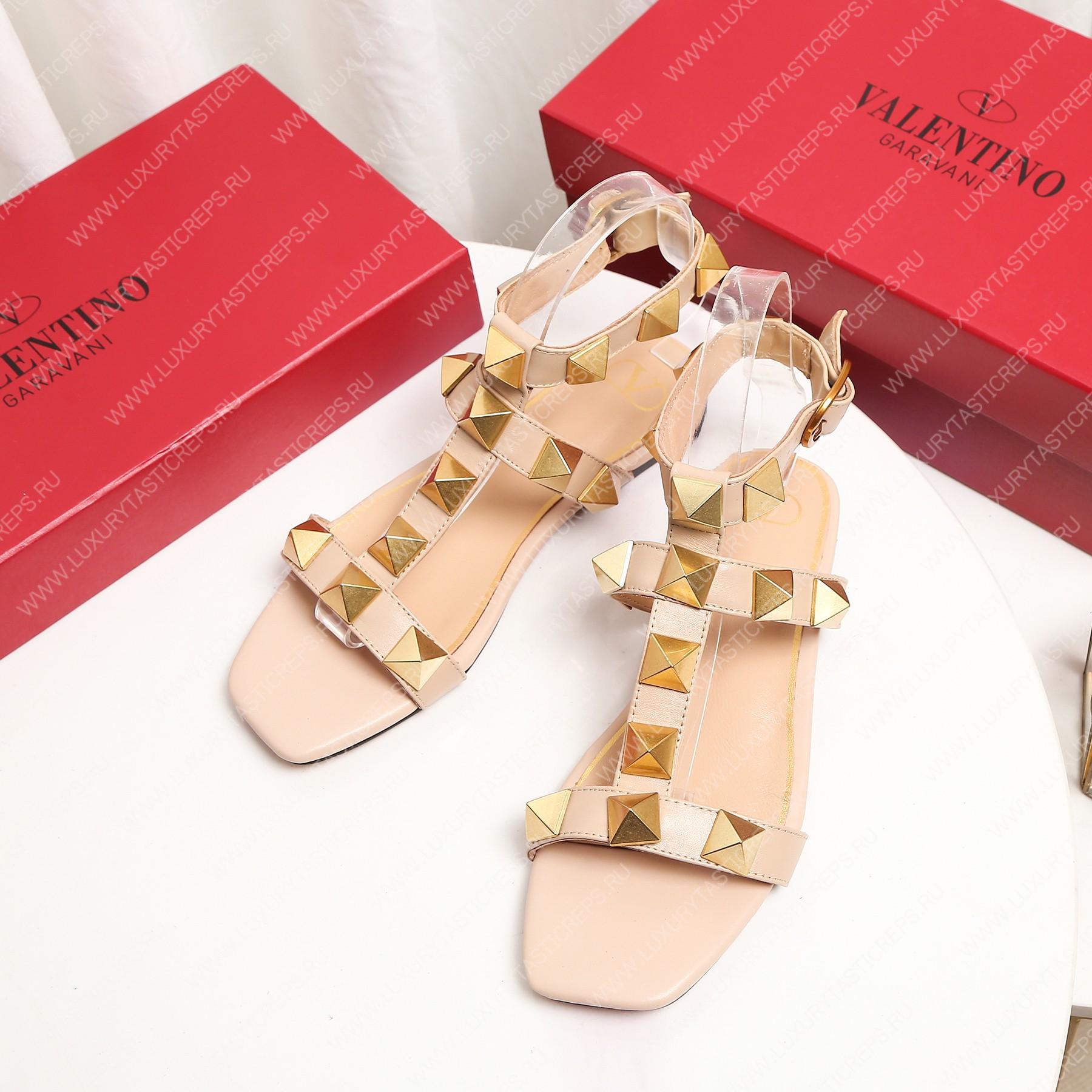 VALENTINO ROMAN STUD FLAT CALFSKIN SANDAL BEIGE 1W2S0BU8ZWM