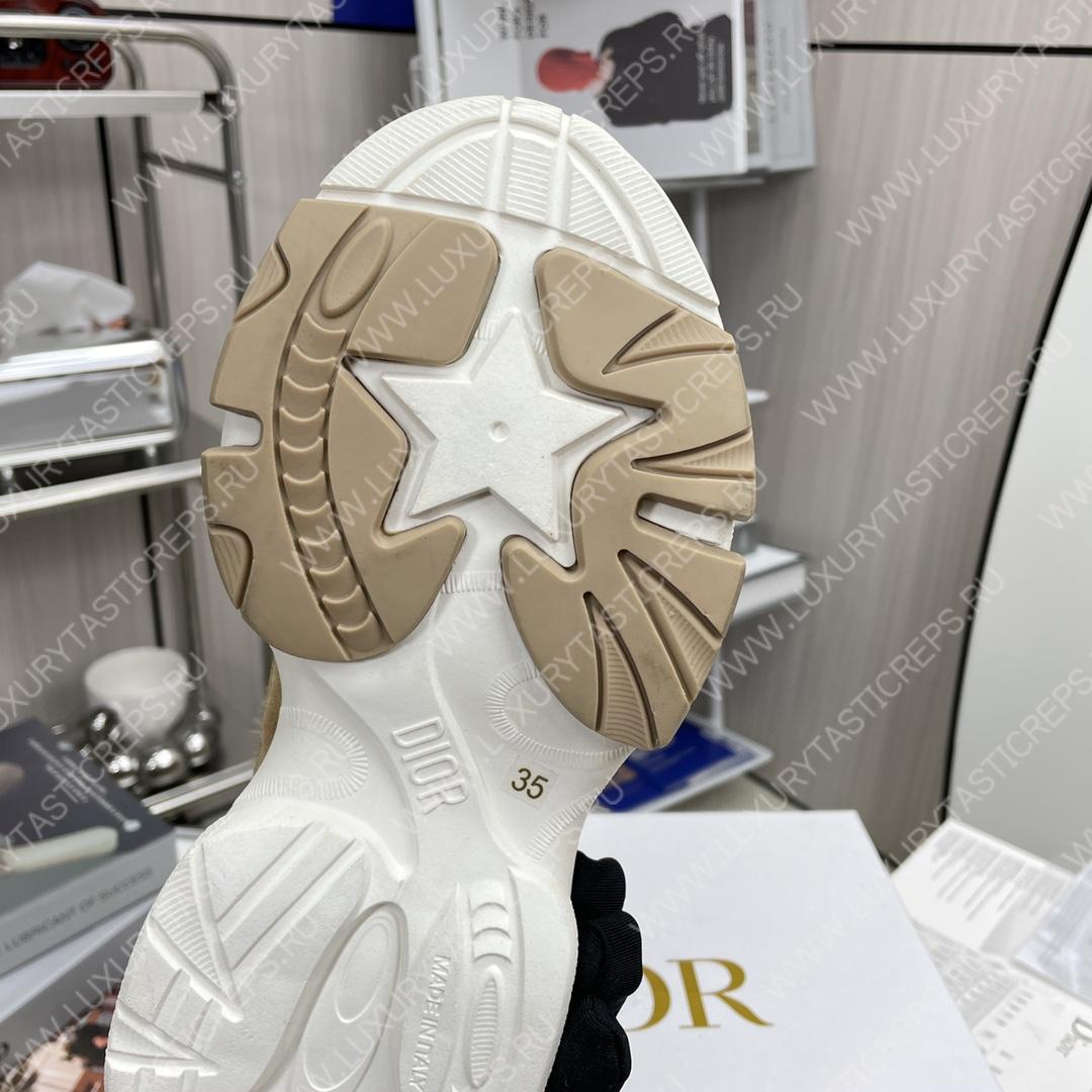 ch**an D*or d-wander sneakers cypress beige kck299ctd