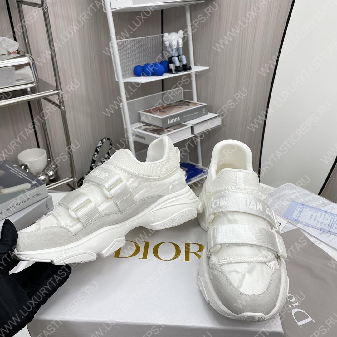 ch**an D*or d-wander sneakers cypress white kck299ctd