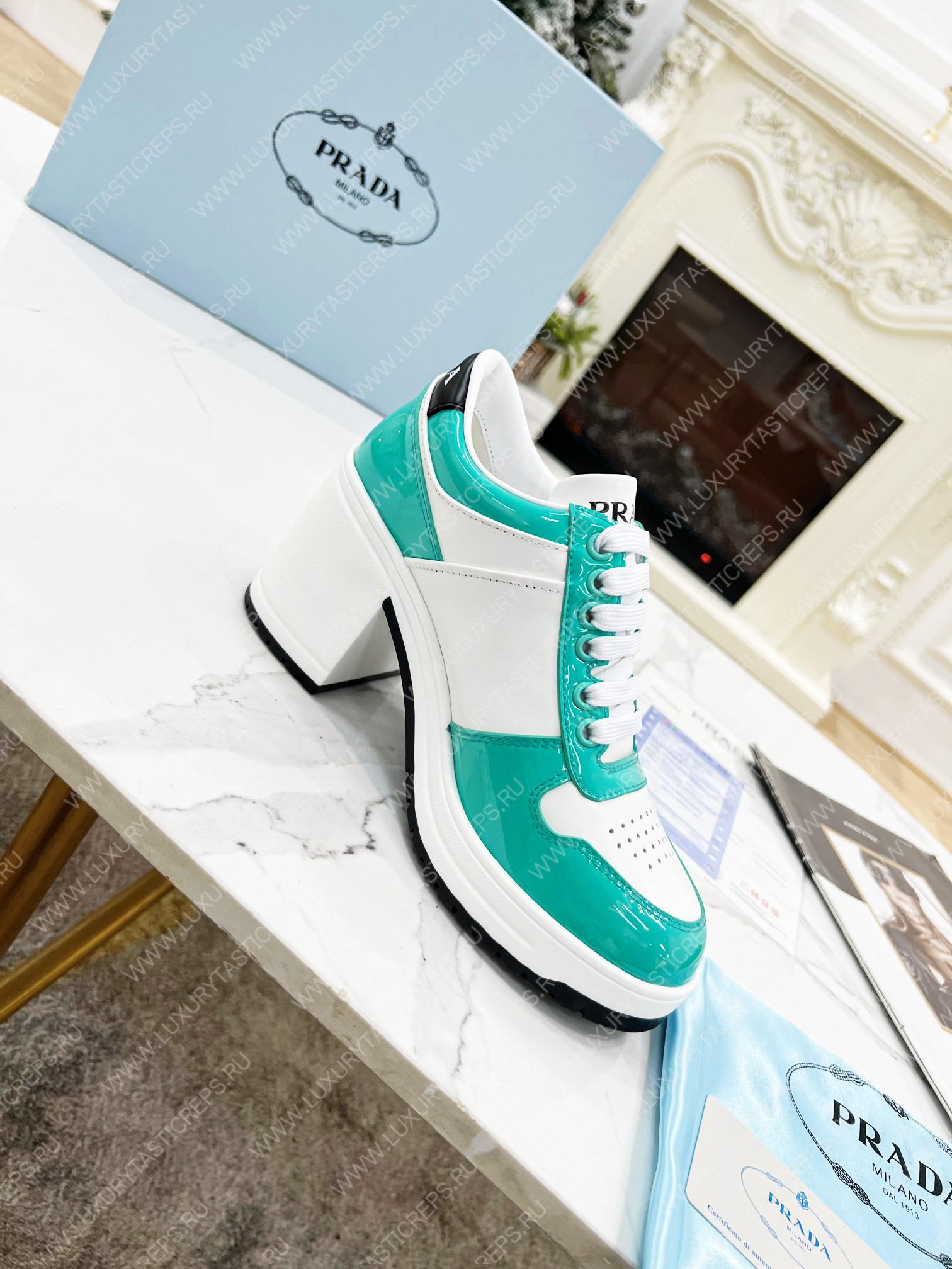 Pra*a downtown high-heeled leather sneakers white/pavone 1e792m