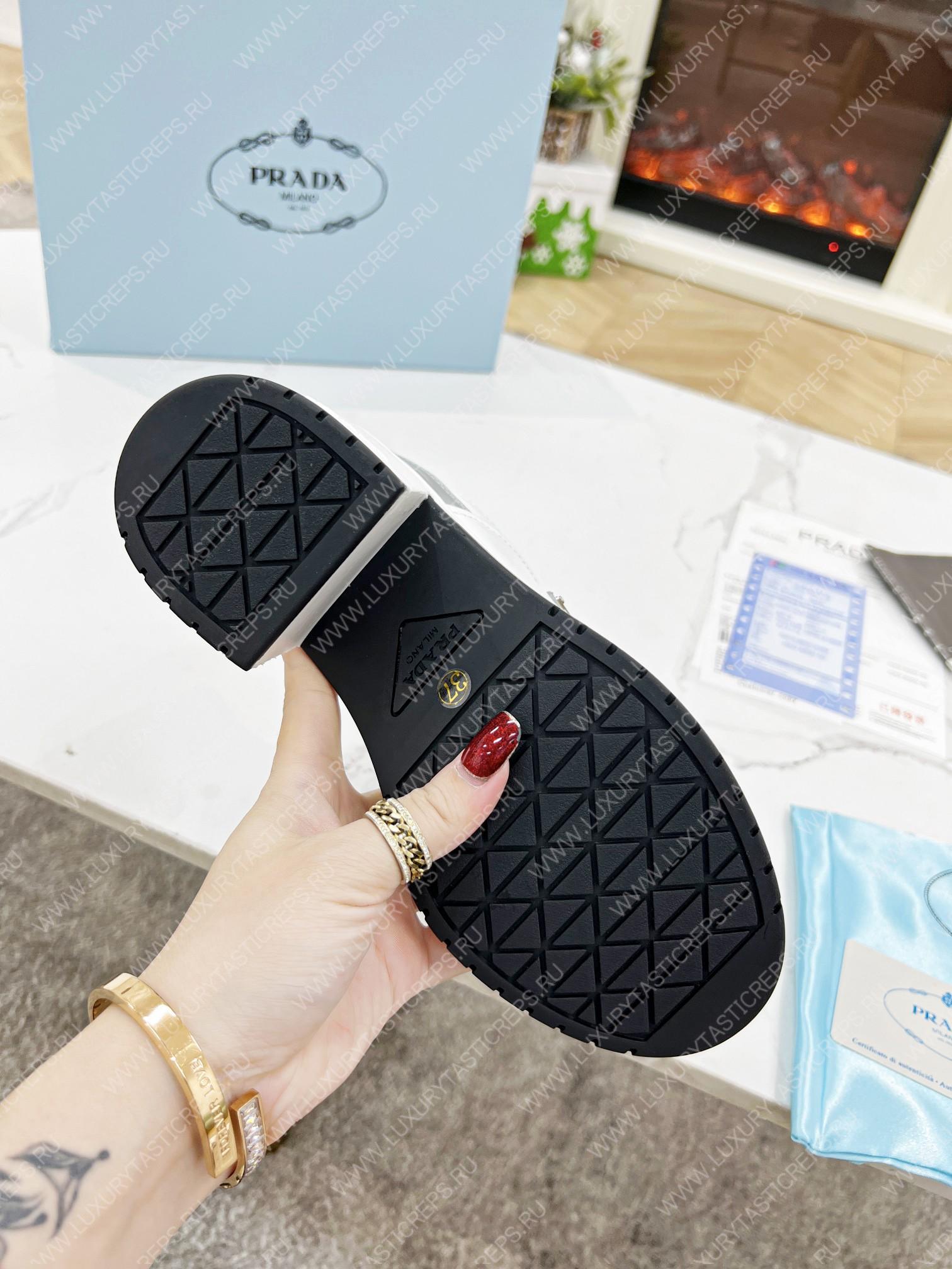 Pra*a downtown high-heeled leather sneakers white/grey 1e792m