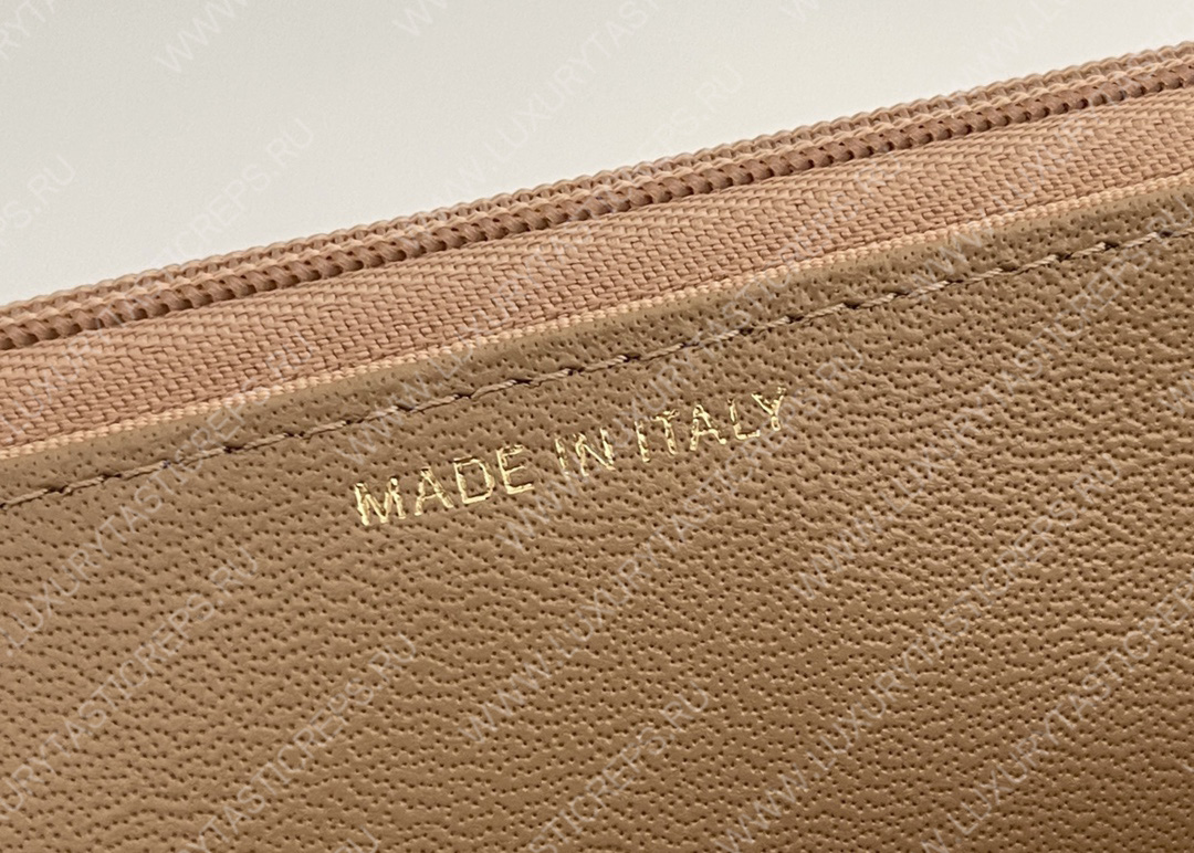 Ch*el classic wallet on chain beige ap0250