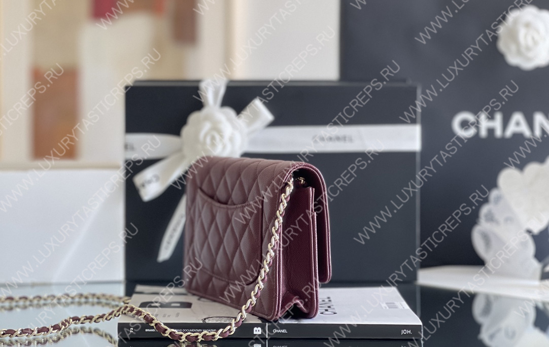 Ch*el classic wallet on chain burgundy ap0250