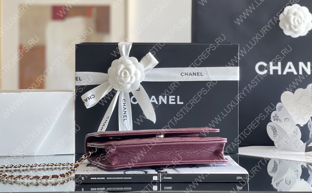 Ch*el classic wallet on chain burgundy ap0250
