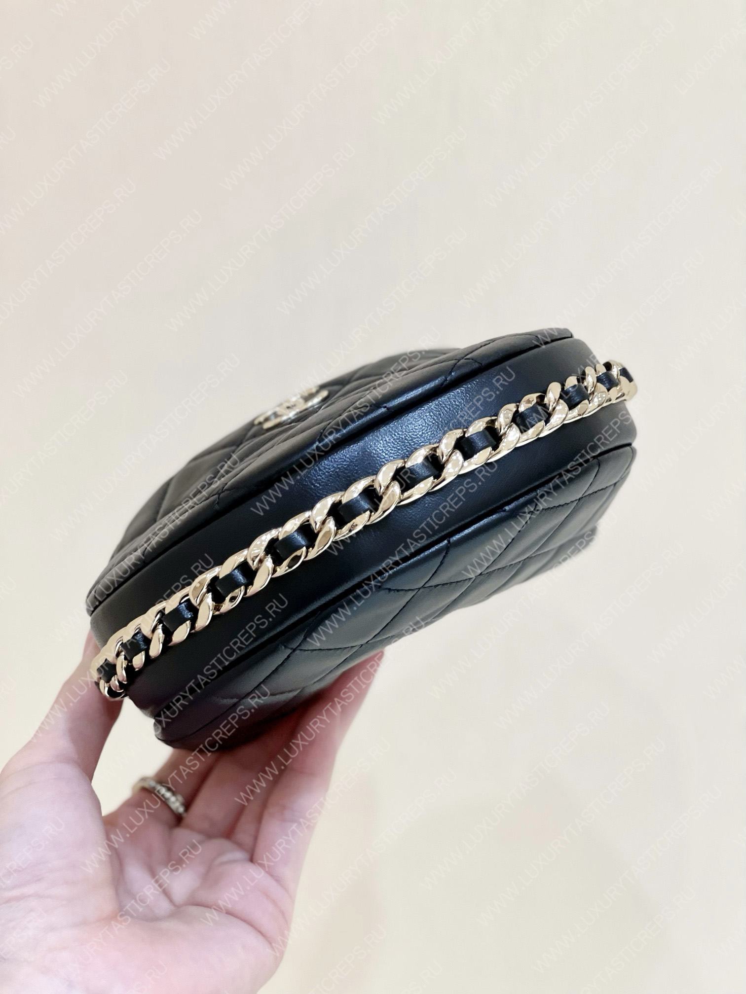 Ch*el pouch black ap3095