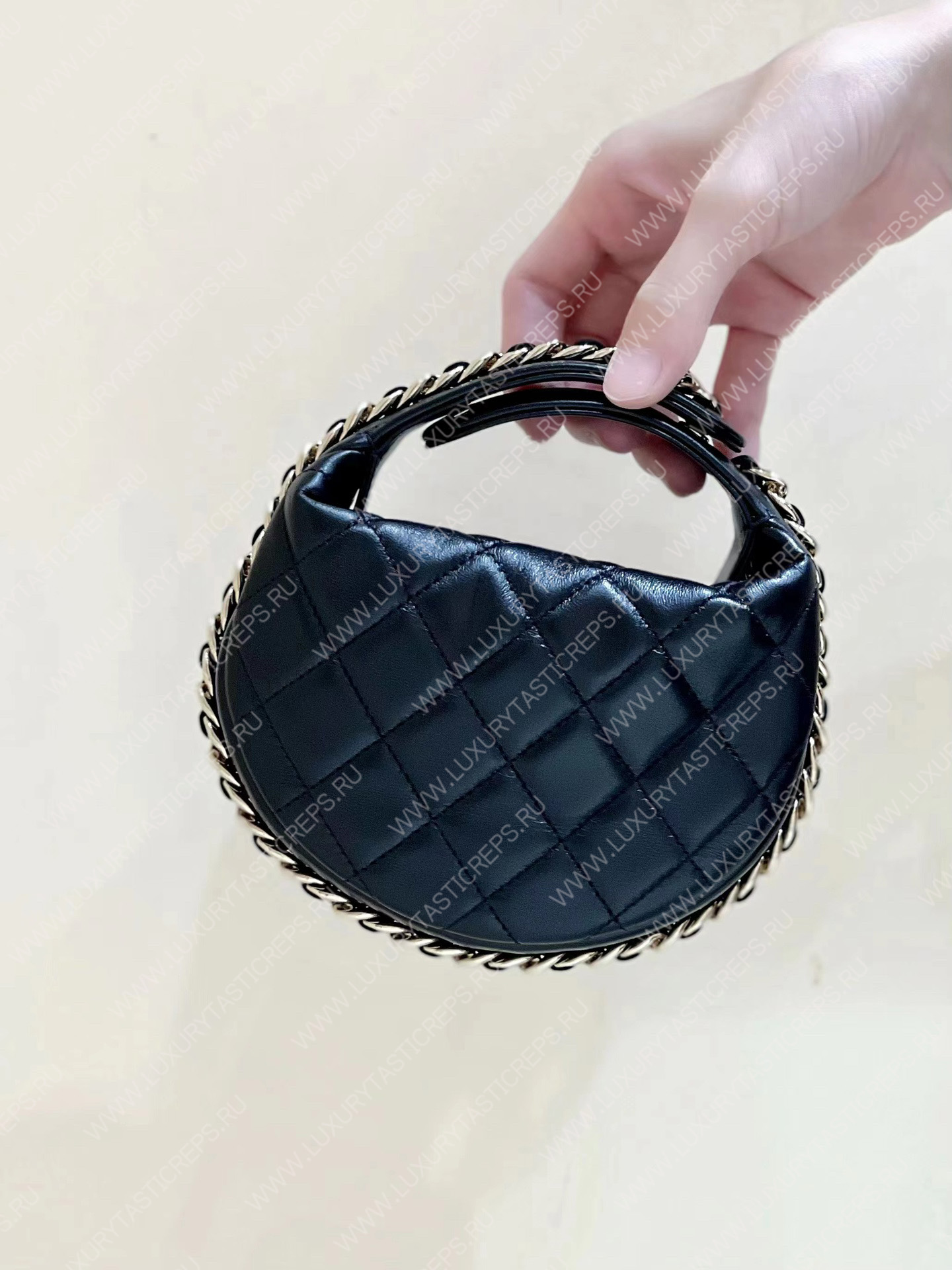 Ch*el pouch black ap3095