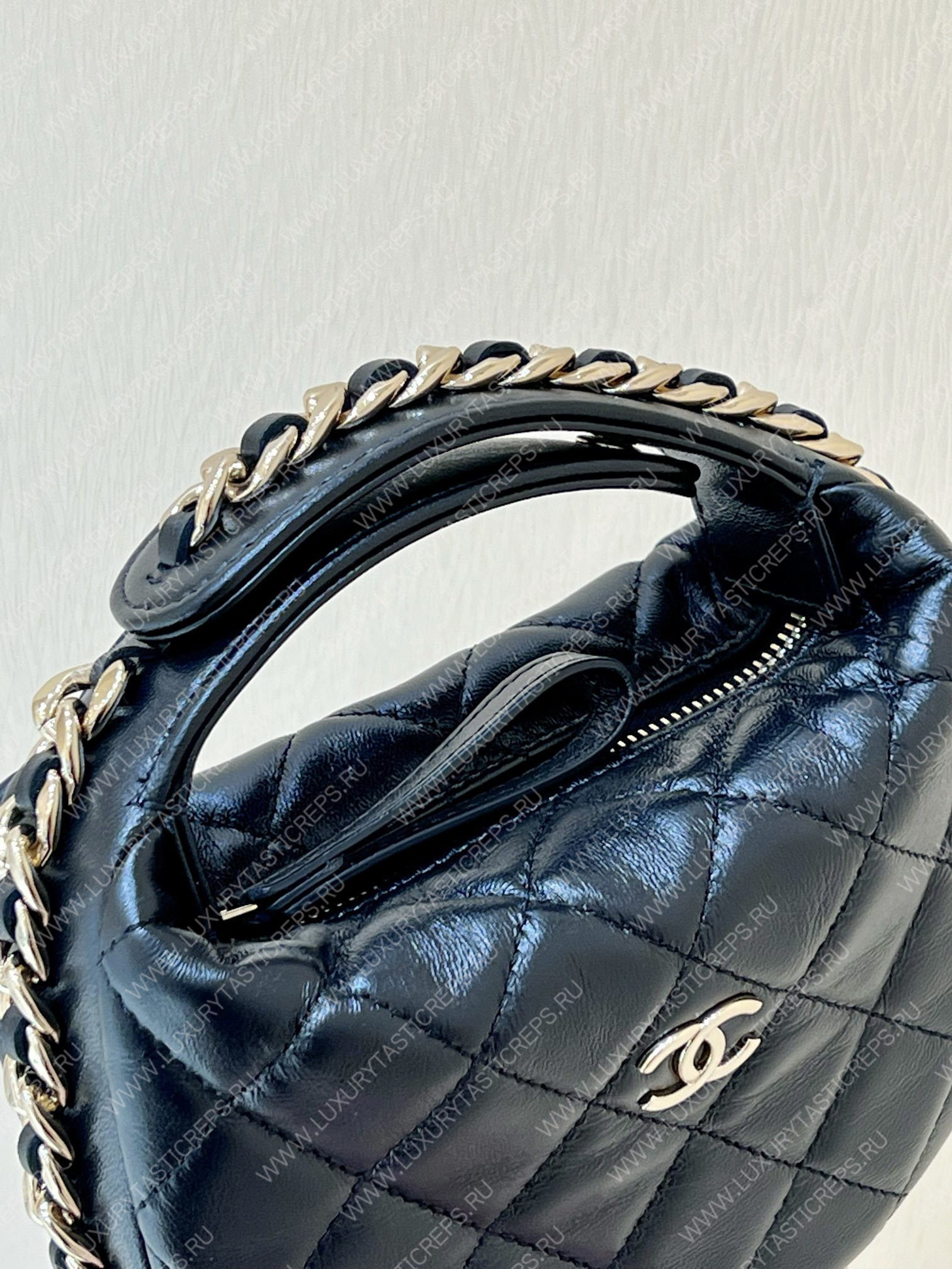 Ch*el pouch black ap3095