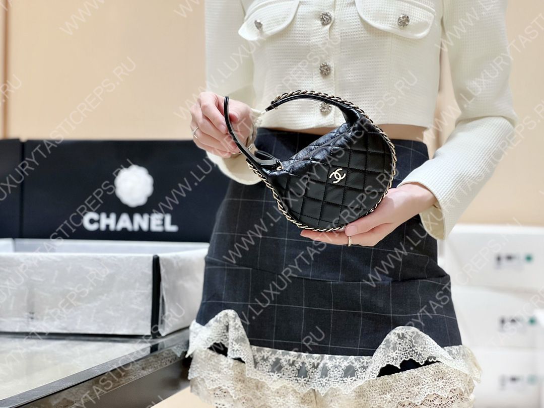 Ch*el pouch black ap3095