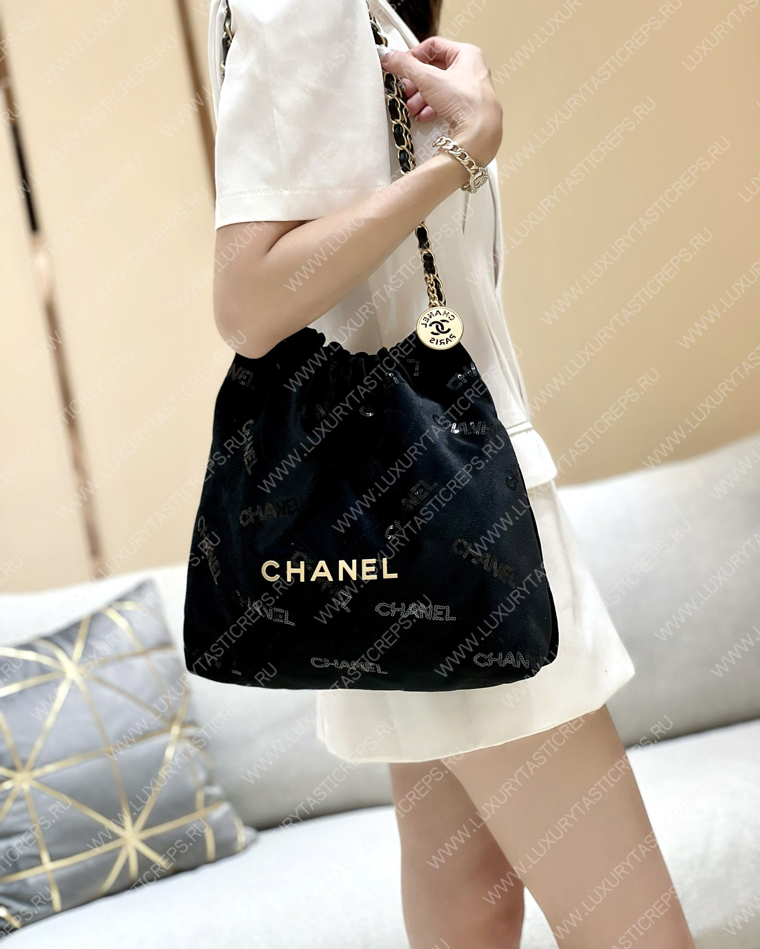 Ch*el 22 handbag black as3260