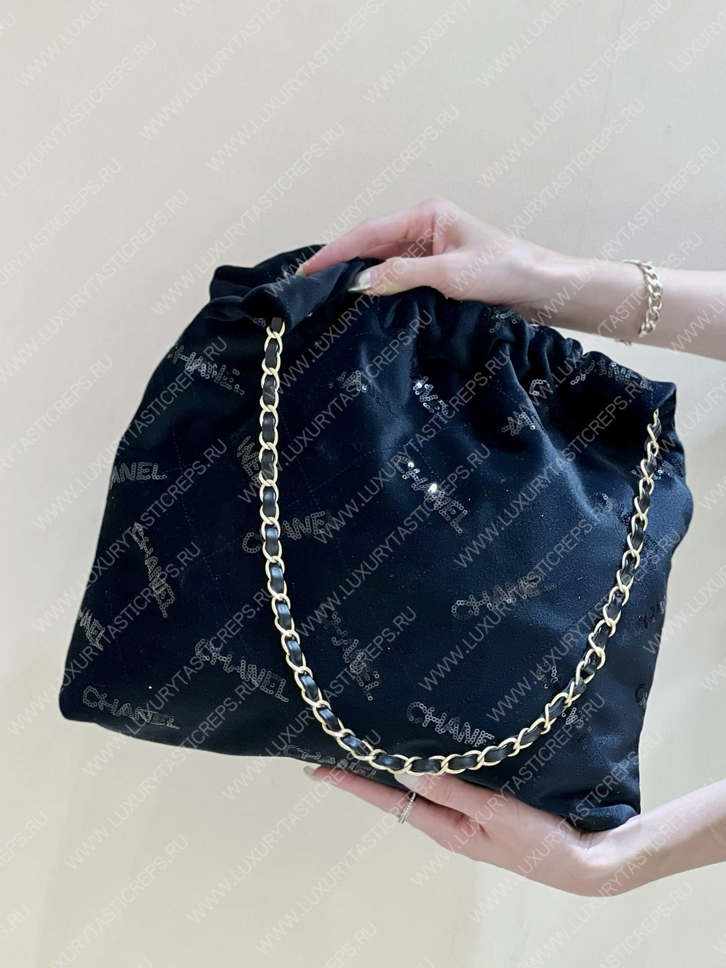 Ch*el 22 handbag black as3261