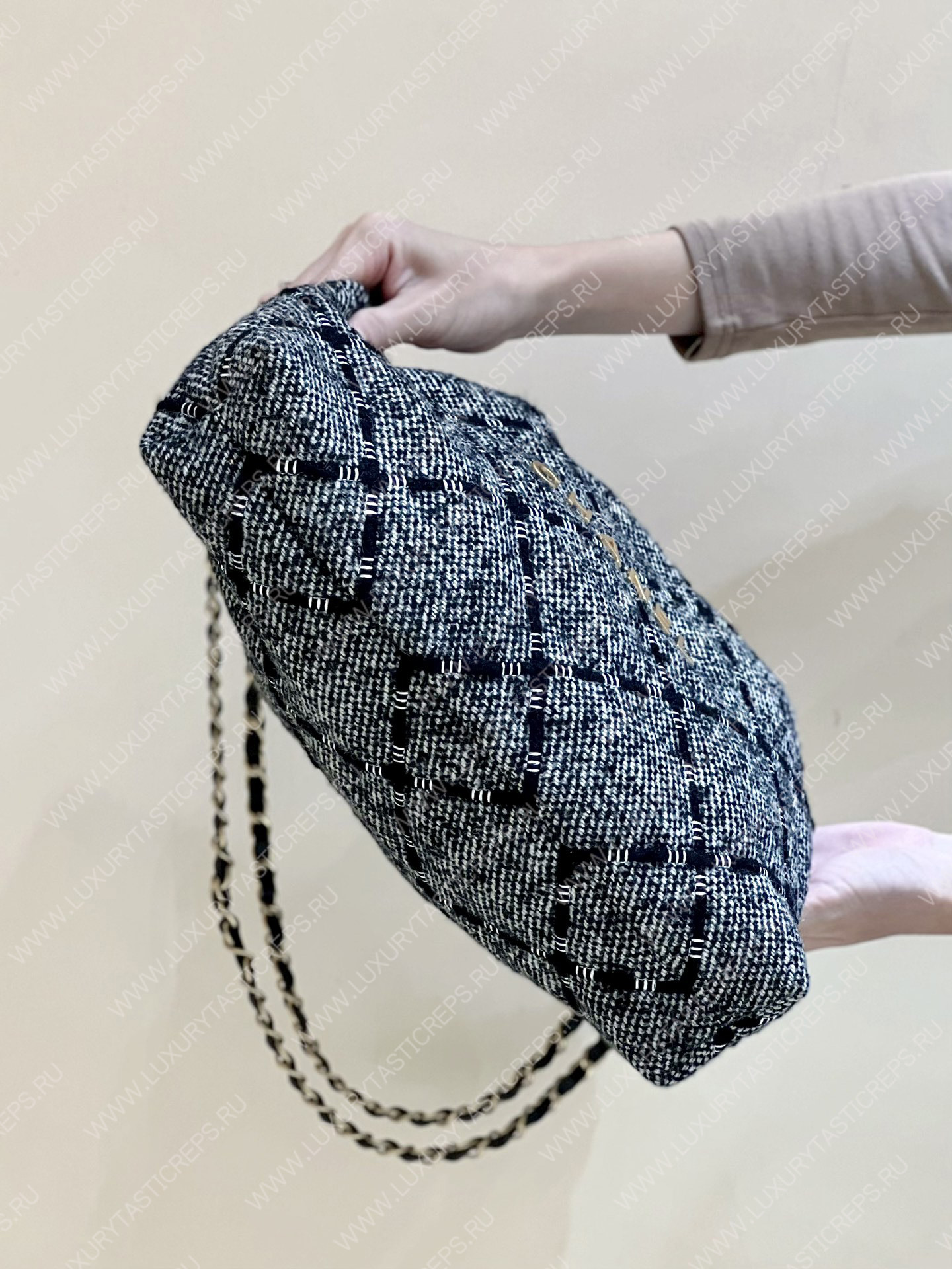 Ch*el 22 handbag grey as3261