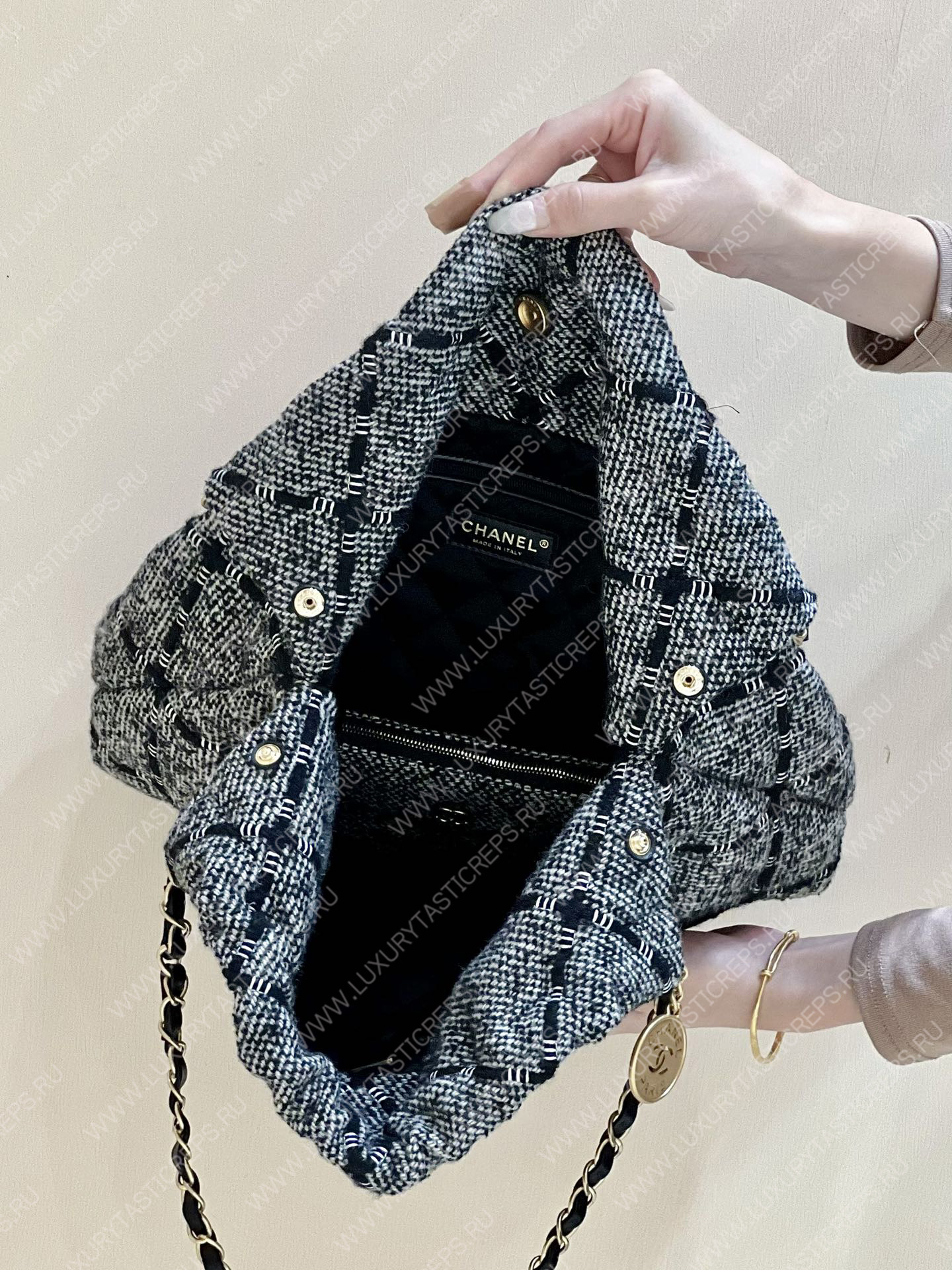 Ch*el 22 handbag grey as3261